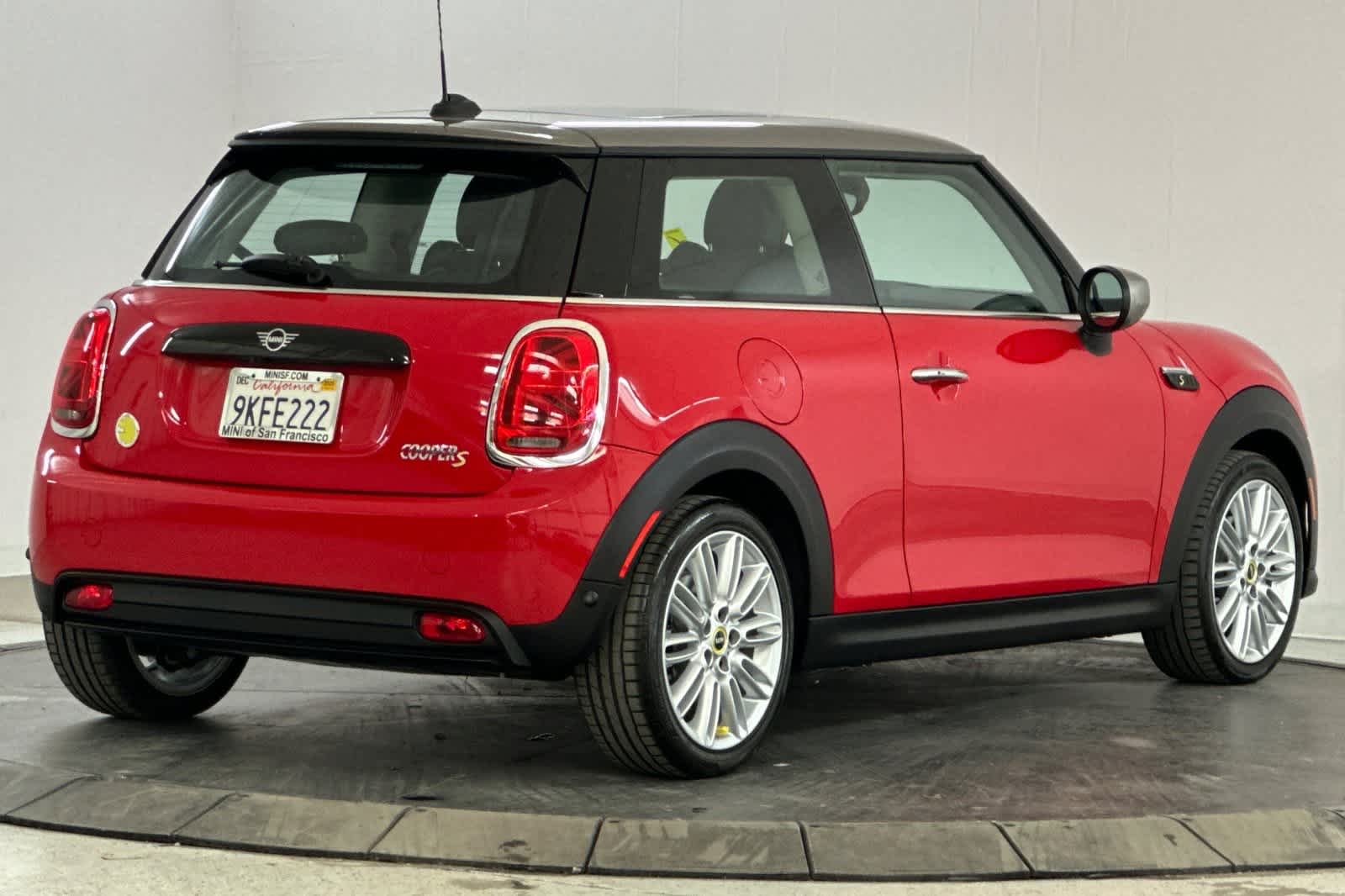 Thumbnail: 2024 MINI Cooper Hardtop - 2