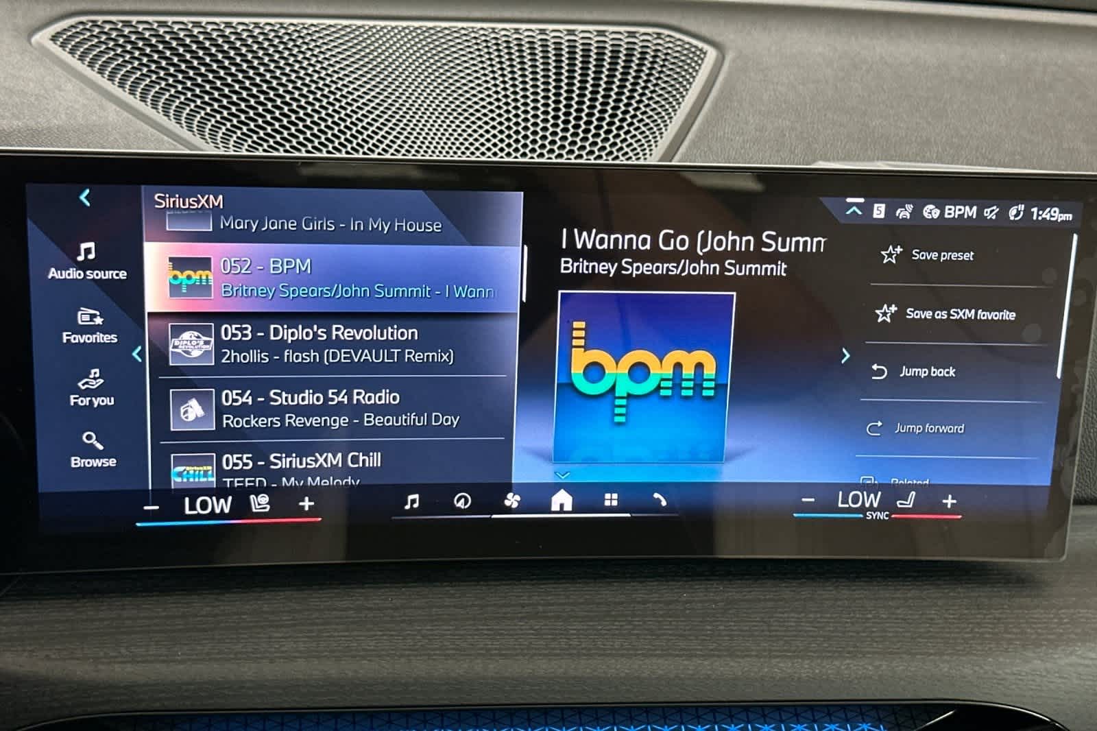 Thumbnail: 2025 BMW i4 - 17