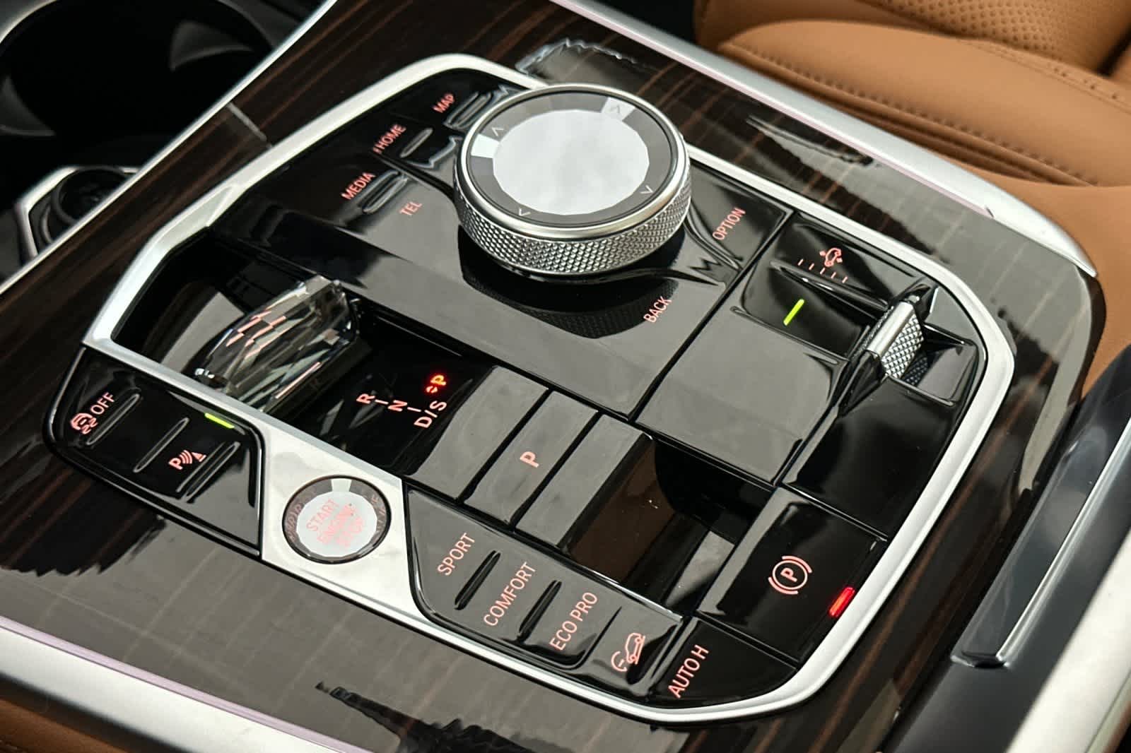Thumbnail: 2026 BMW X7 - 22