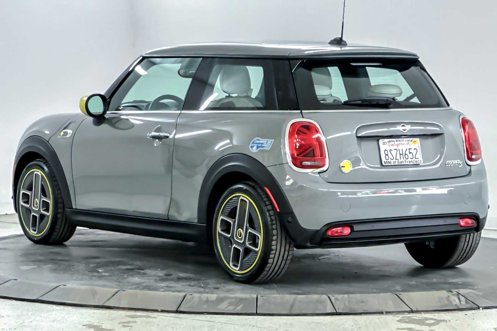 Thumbnail: 2021 MINI Cooper Hardtop - 6
