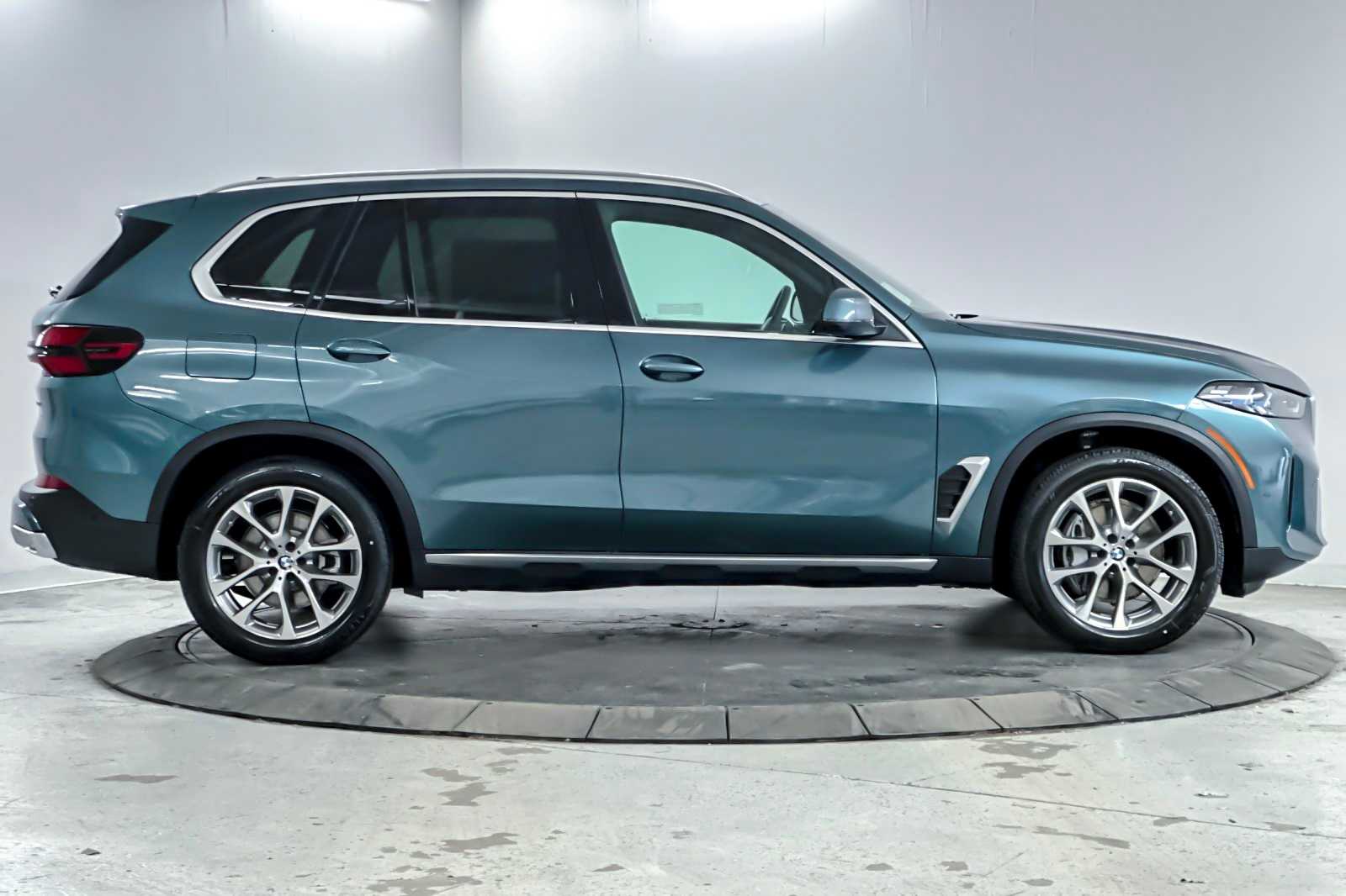 Thumbnail: 2026 BMW X5 - 8