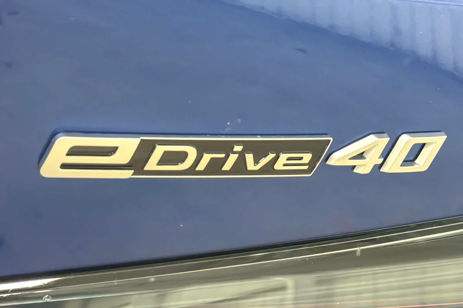 Thumbnail: 2026 BMW i4 - 25