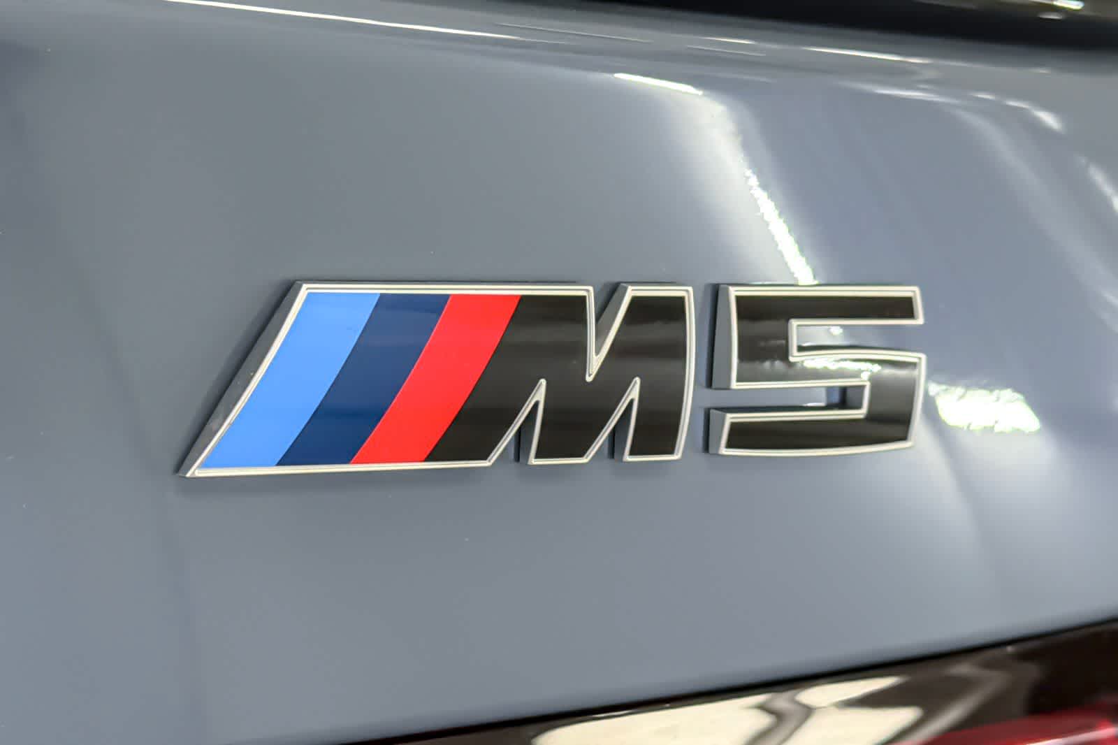 Thumbnail: 2026 BMW M5 - 25