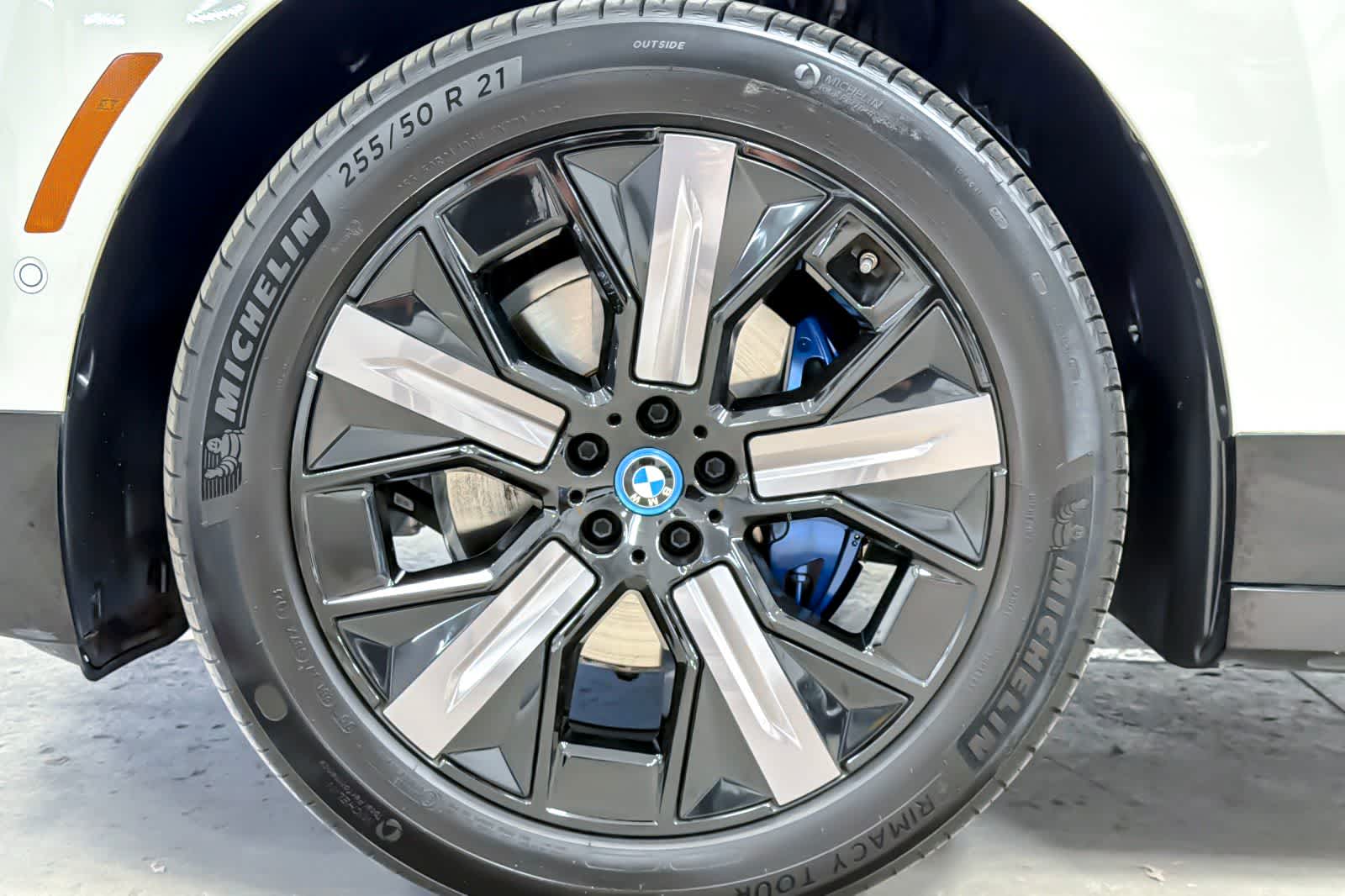 Thumbnail: 2024 BMW iX - 27
