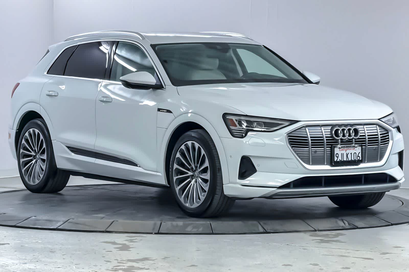 Thumbnail: 2019 Audi e-tron - 9