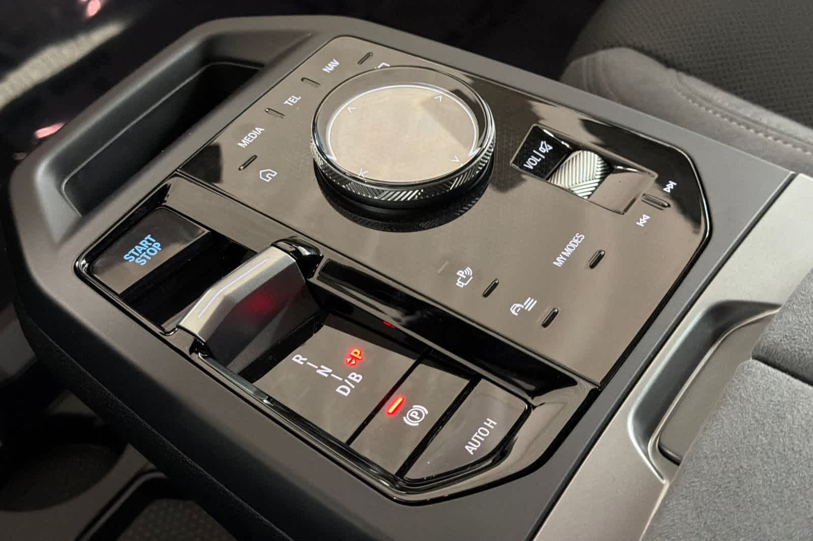 Thumbnail: 2026 BMW iX - 22