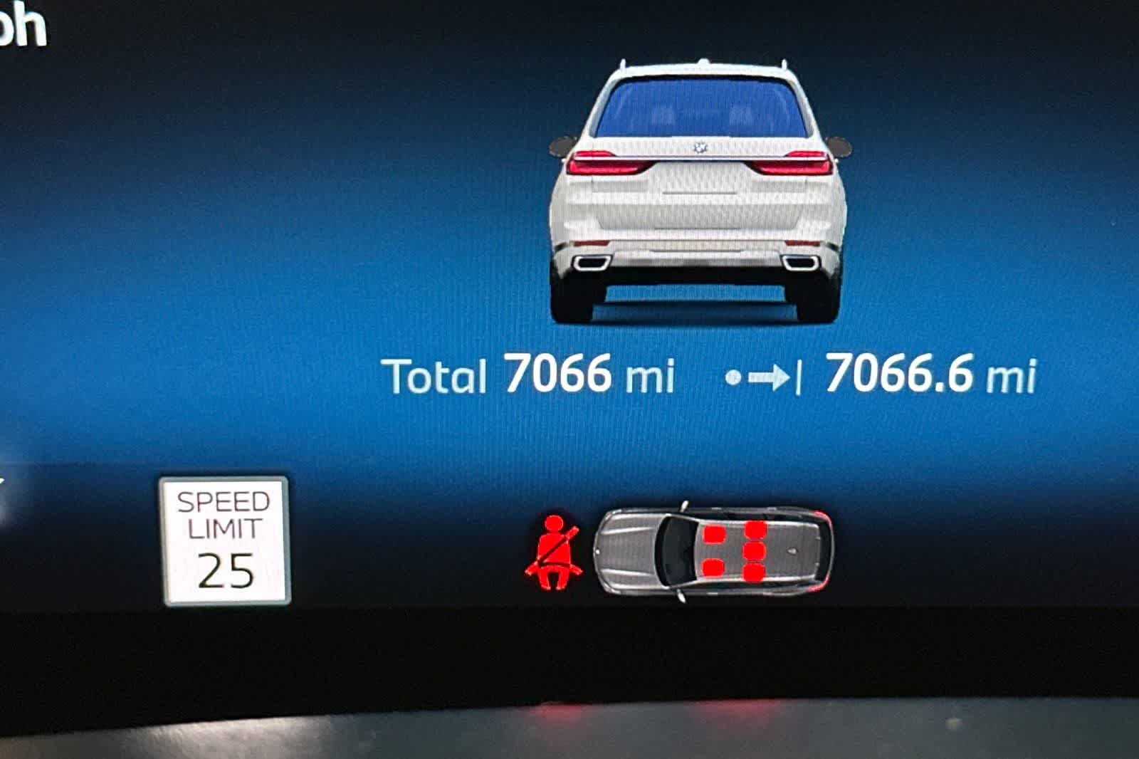 Thumbnail: 2026 BMW X7 - 26