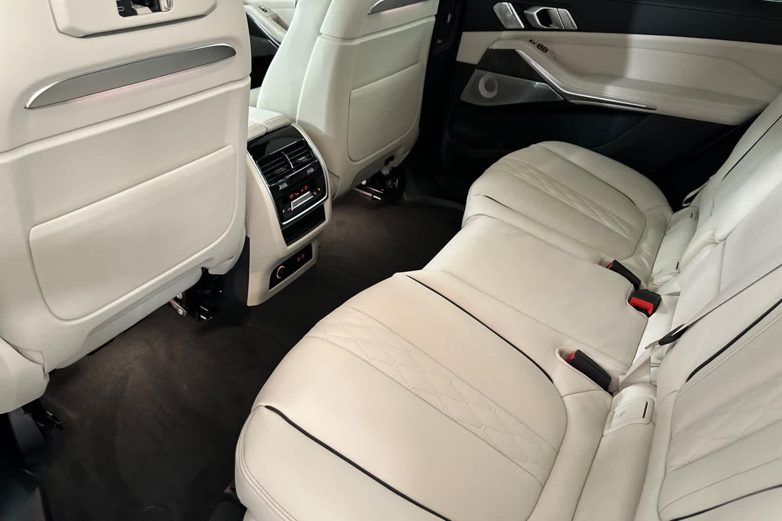 Thumbnail: 2026 BMW X7 - 4