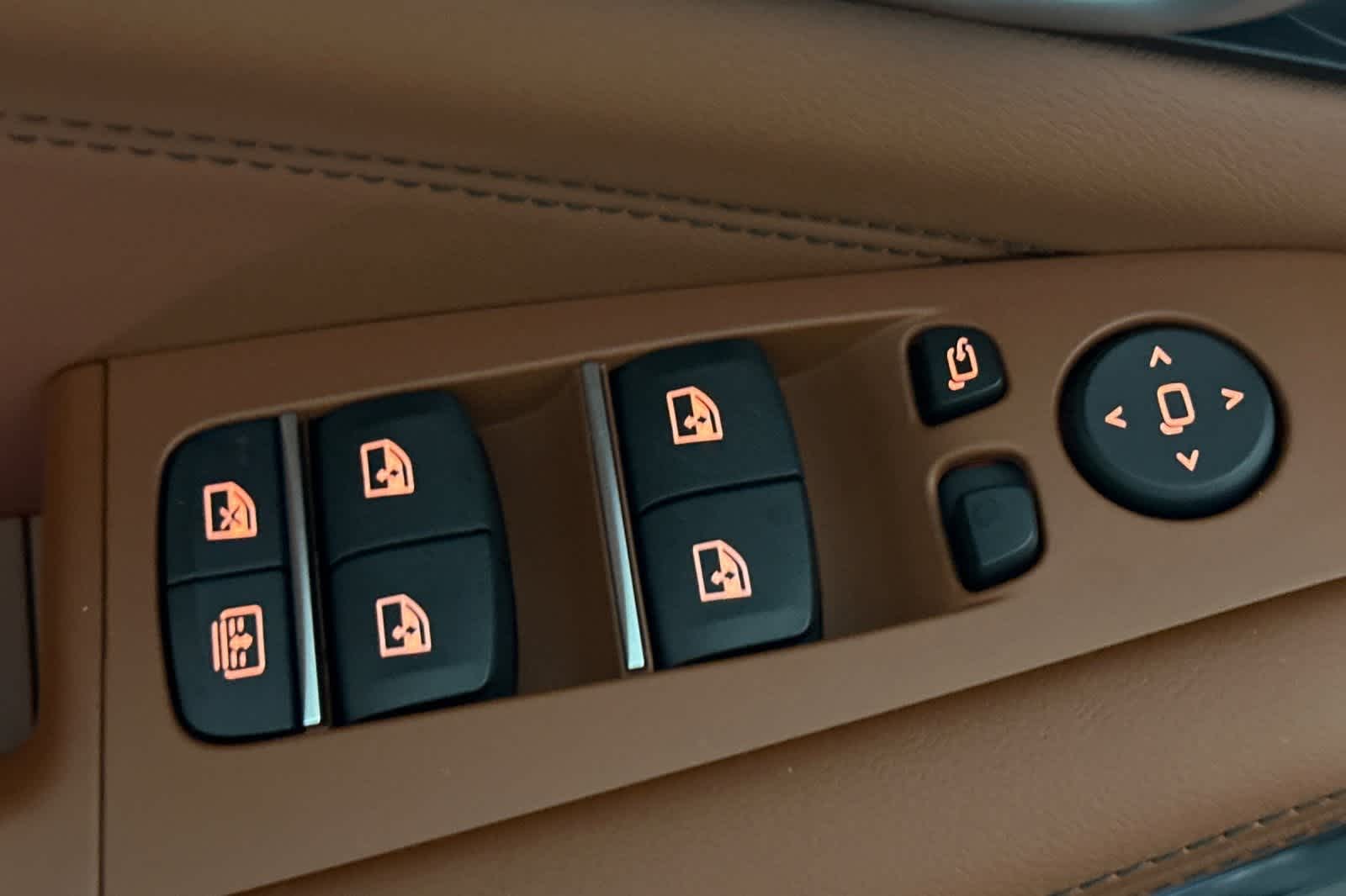 Thumbnail: 2026 BMW X7 - 13