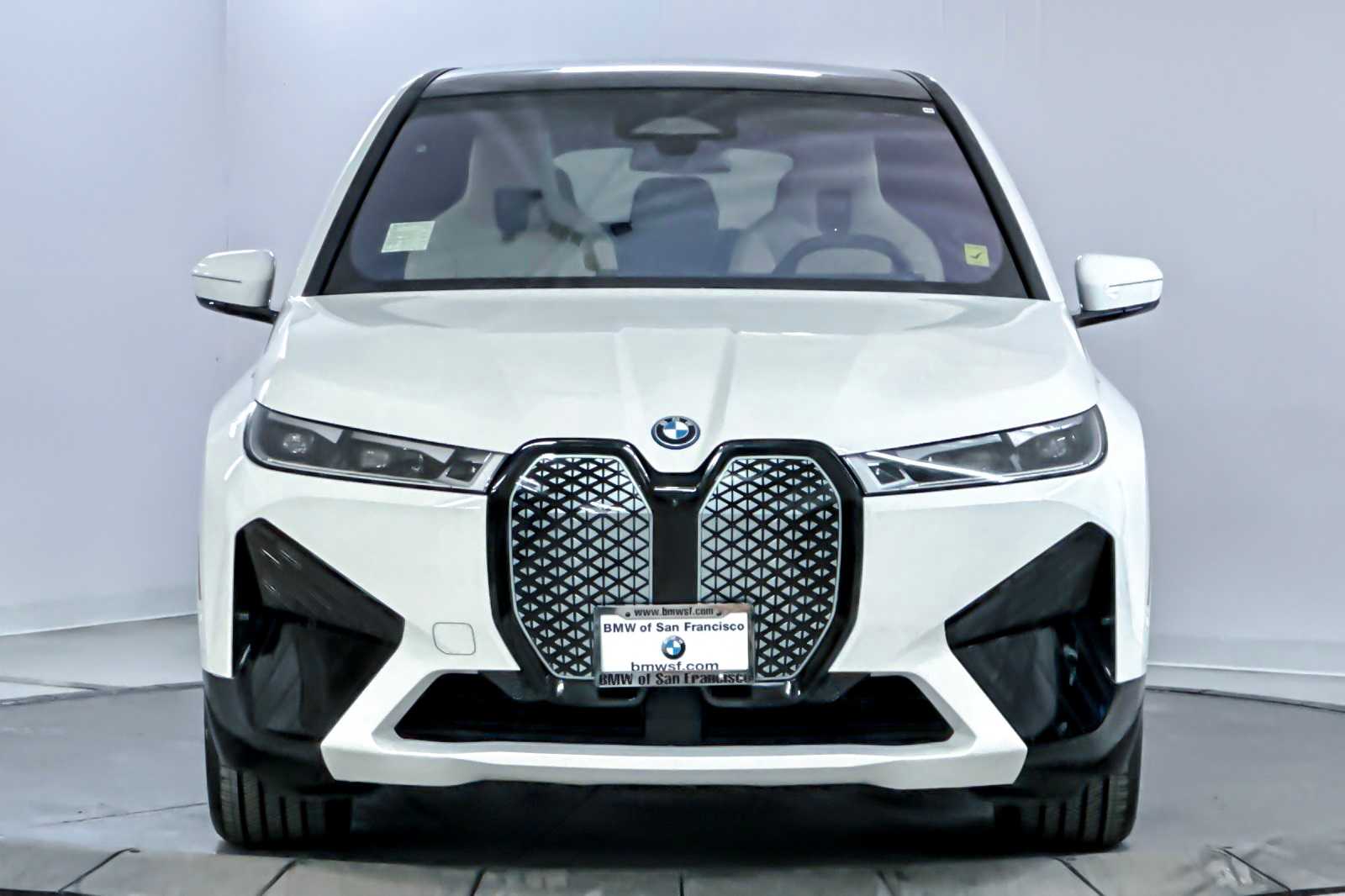 Thumbnail: 2022 BMW iX - 10