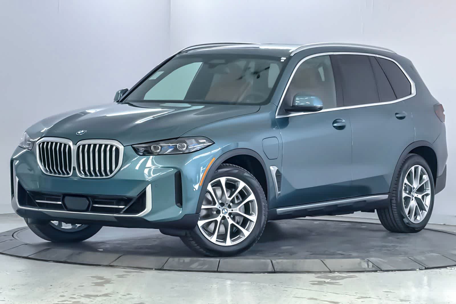 Thumbnail: 2026 BMW X5 - 1
