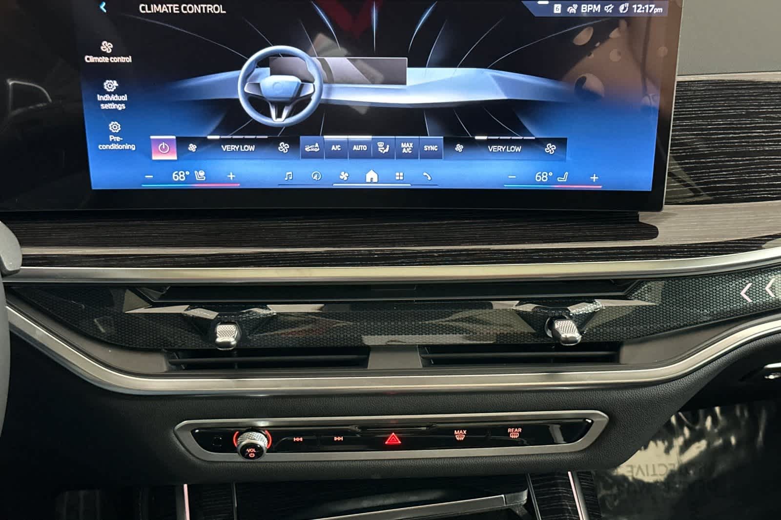 Thumbnail: 2026 BMW X7 - 21