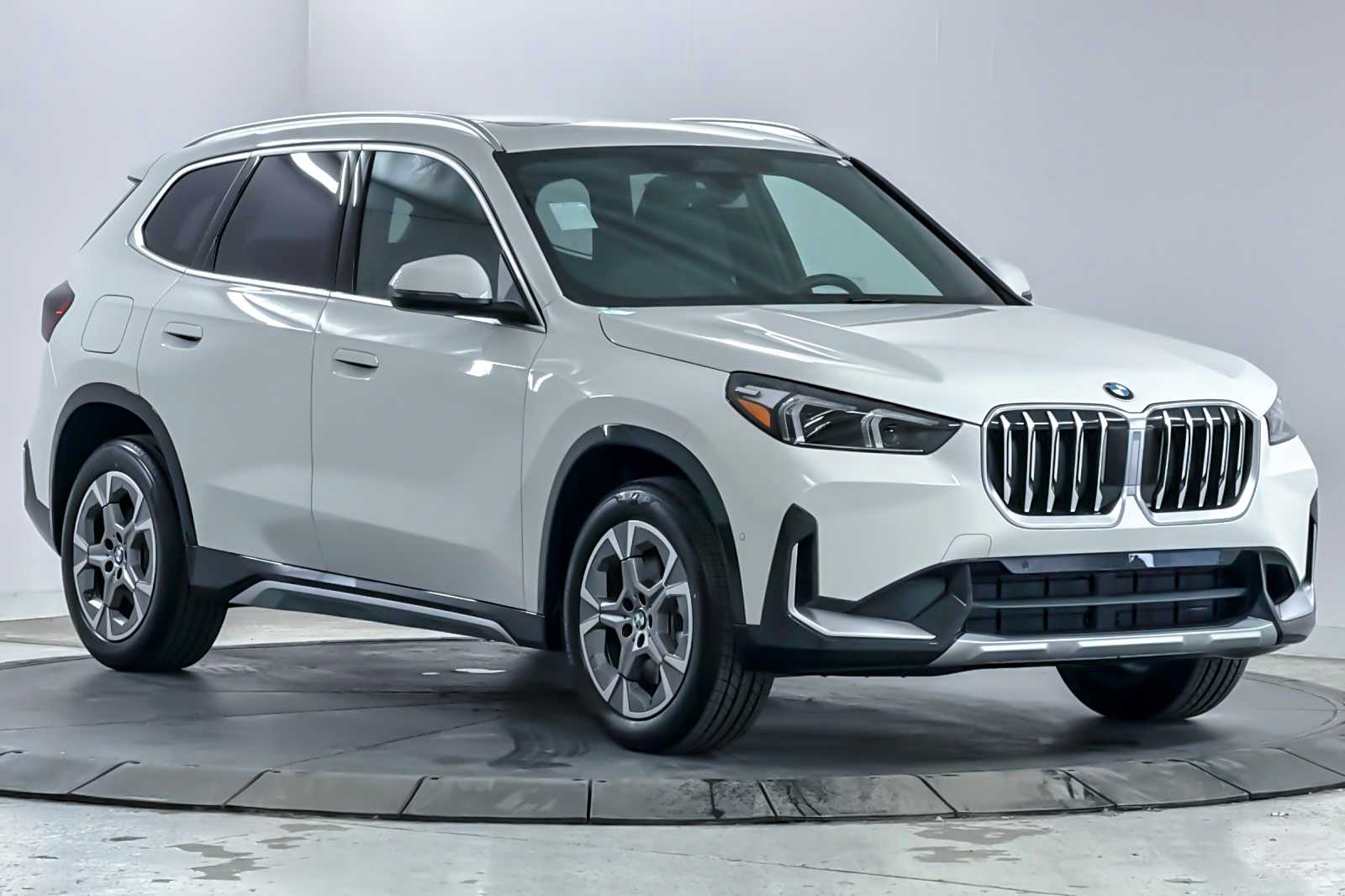 Thumbnail: 2026 BMW X1 - 9