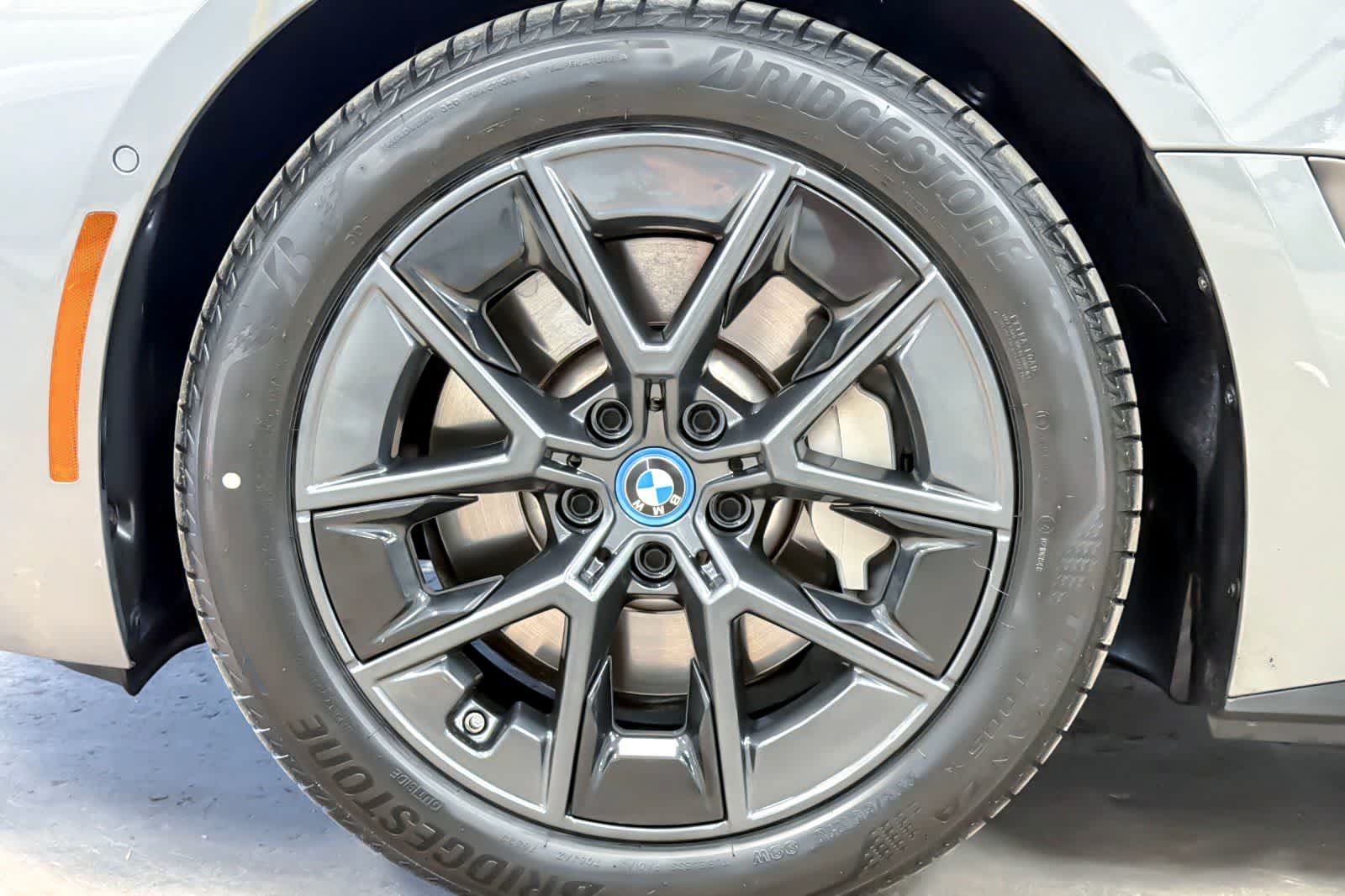 Thumbnail: 2023 BMW i4 - 26
