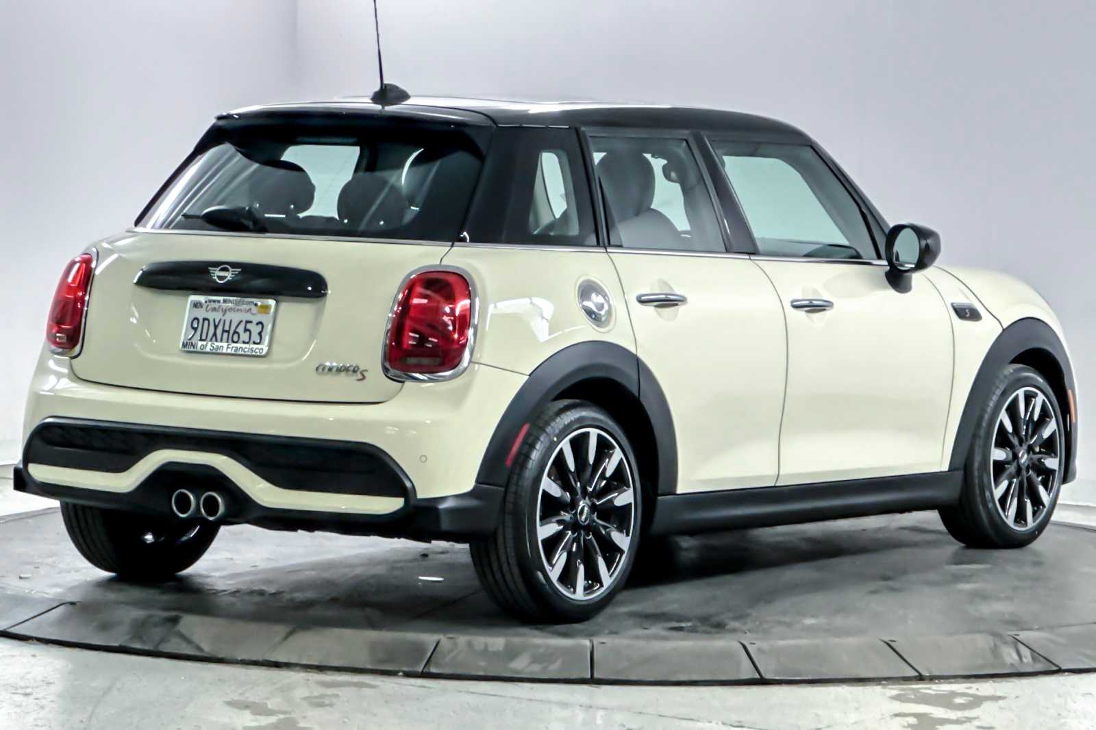Thumbnail: 2023 MINI Cooper Hardtop - 2