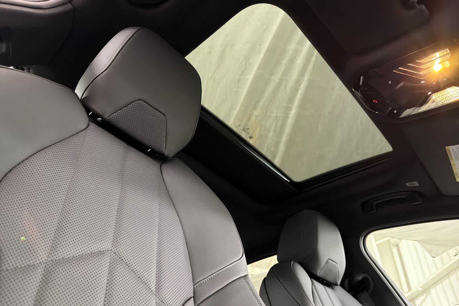 Thumbnail: 2026 BMW 5 Series - 16