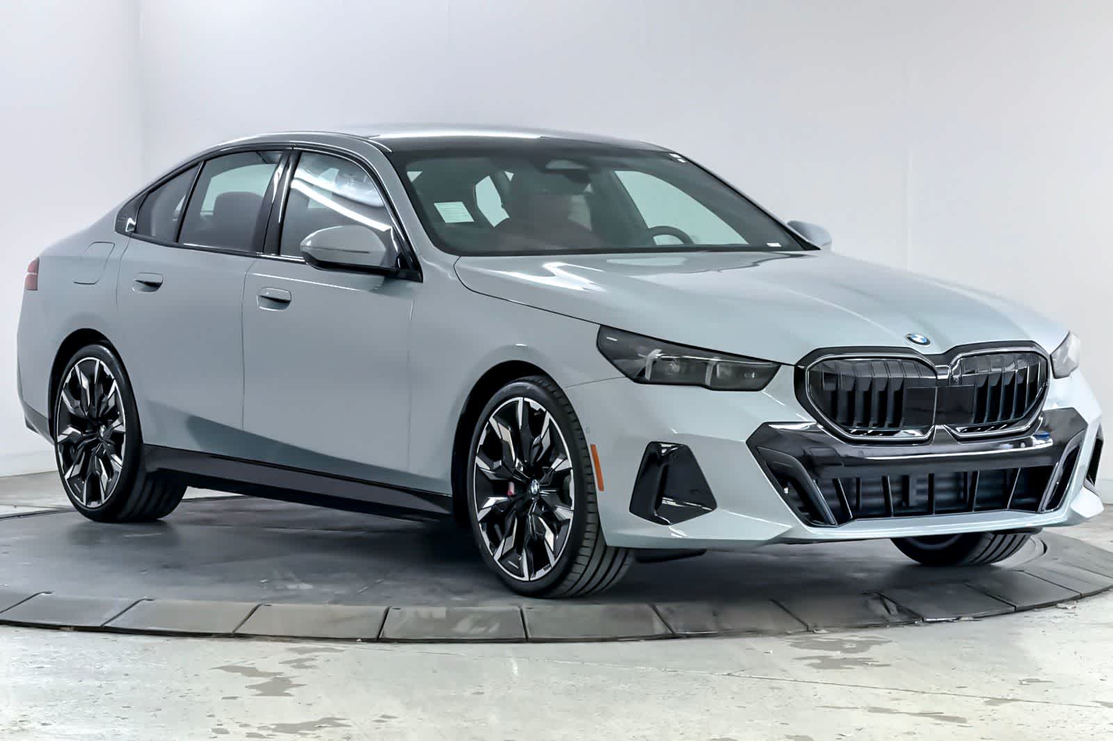 Thumbnail: 2026 BMW 5 Series - 9