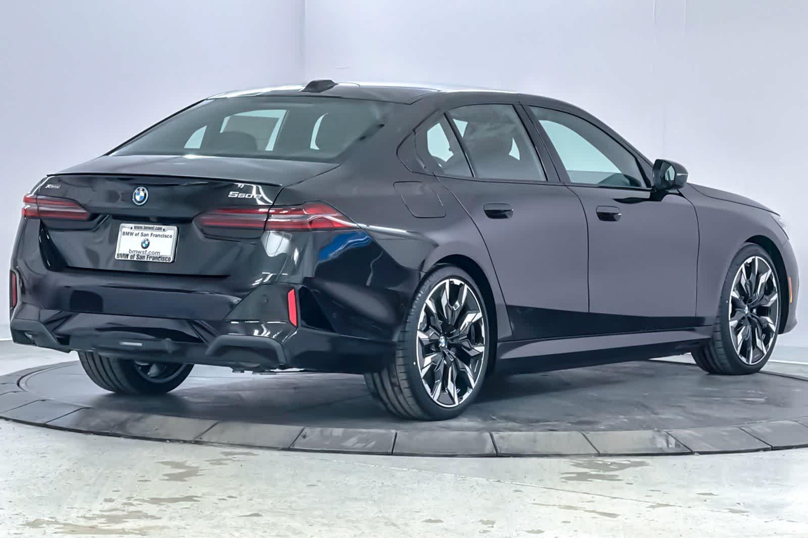 Thumbnail: 2027 BMW 5 Series - 2