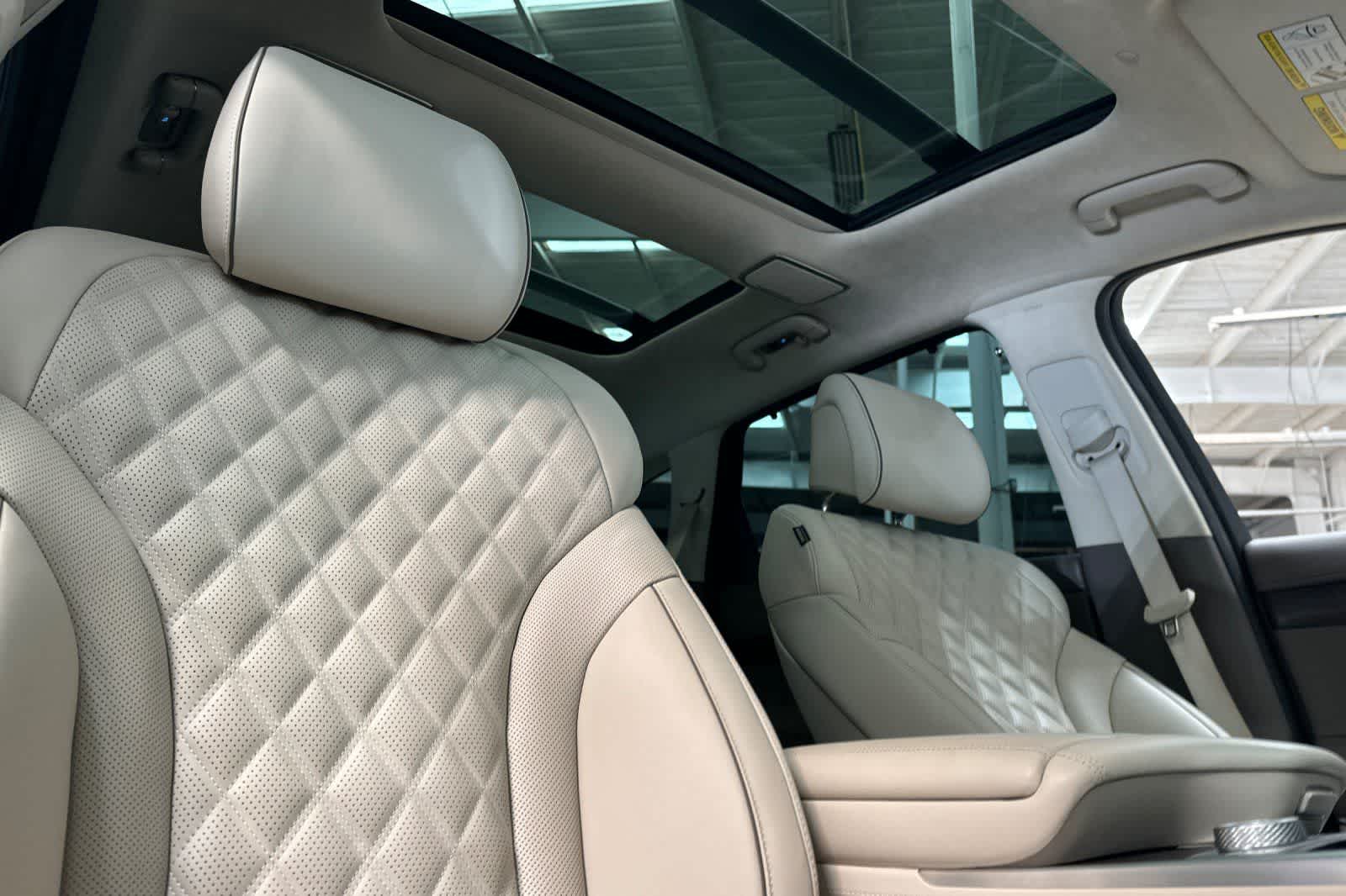 Thumbnail: 2023 Genesis GV80 - 17