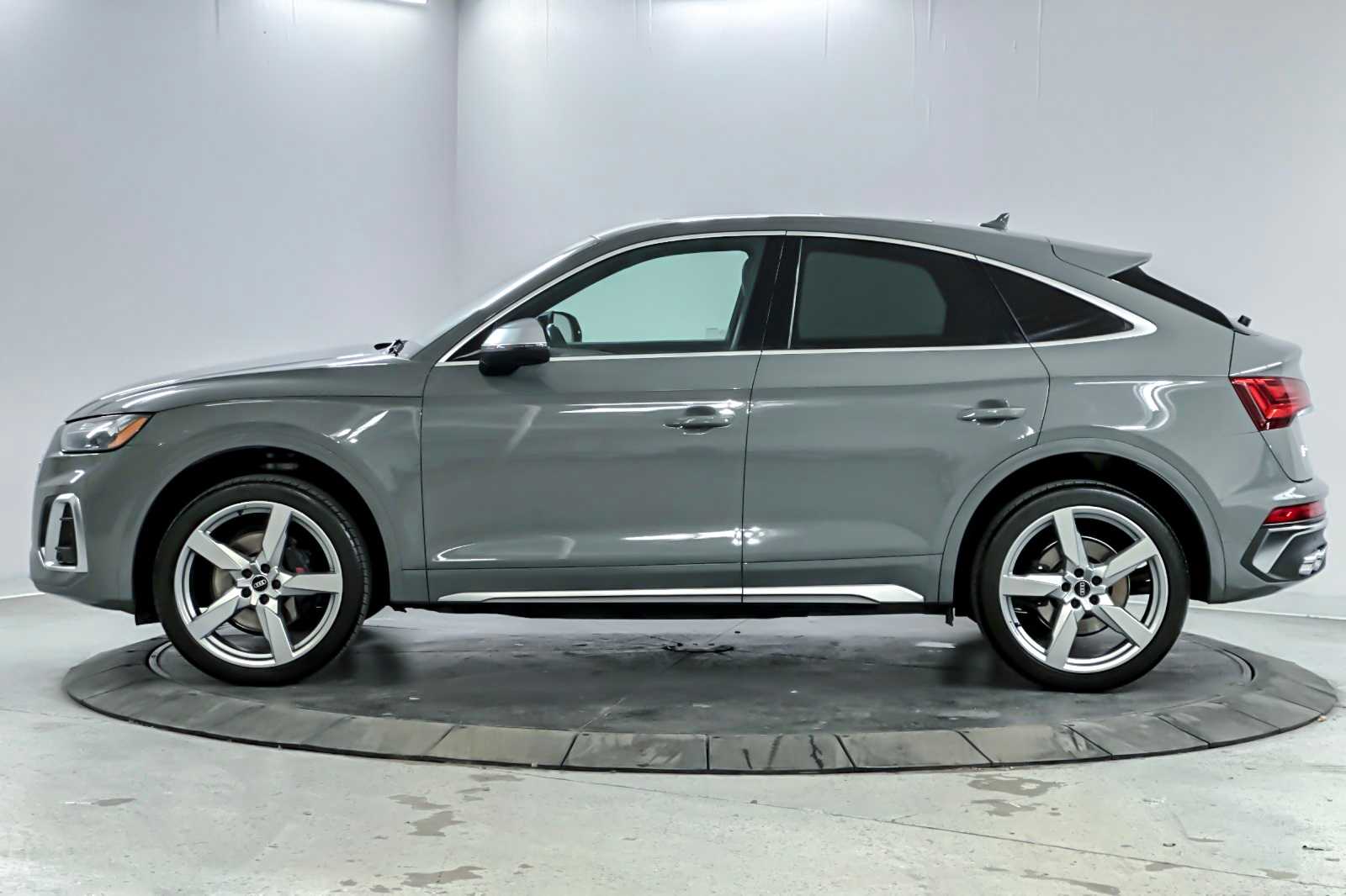 Thumbnail: 2022 Audi SQ5 - 5