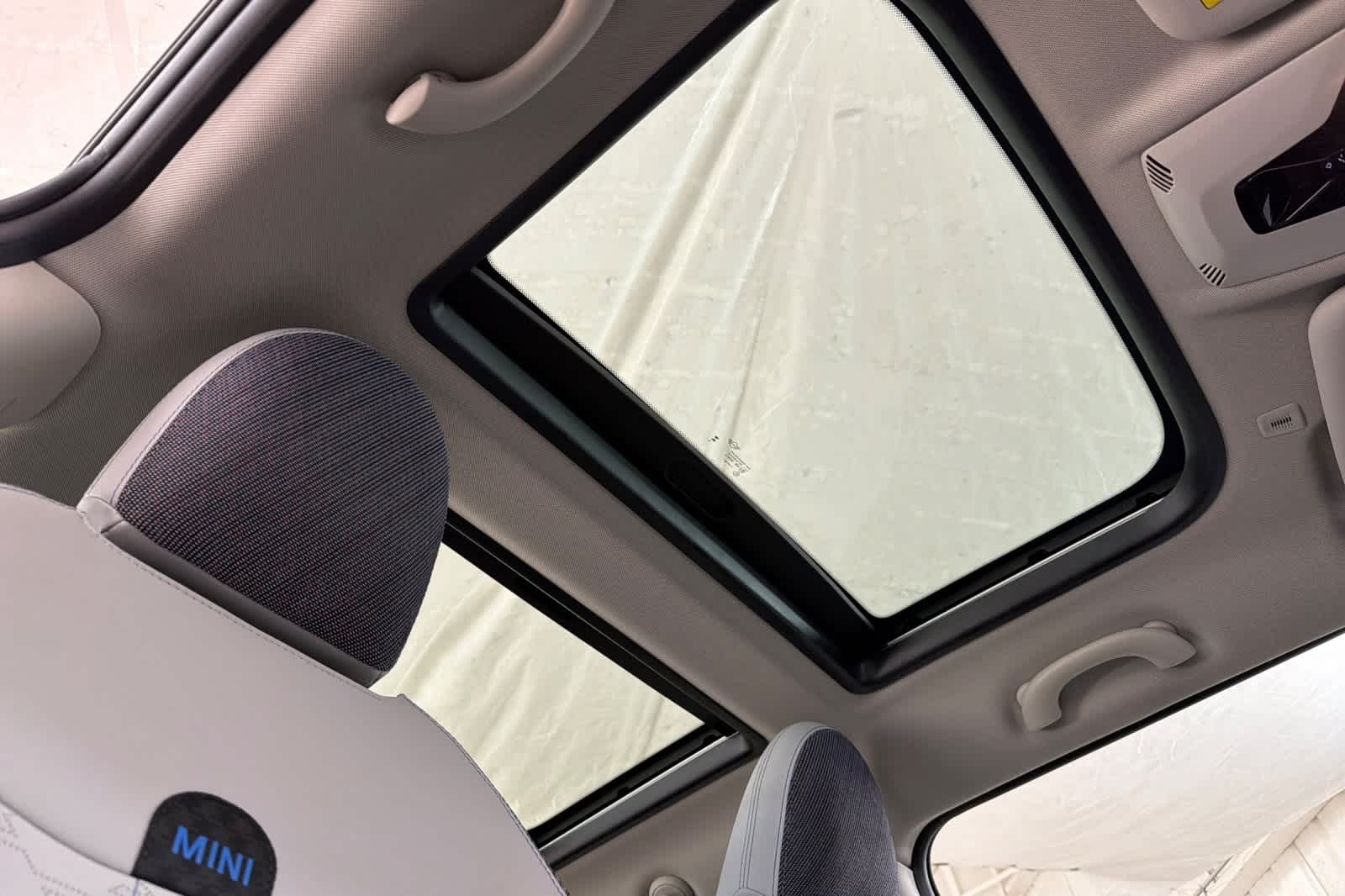 Thumbnail: 2025 MINI Cooper Hardtop - 17