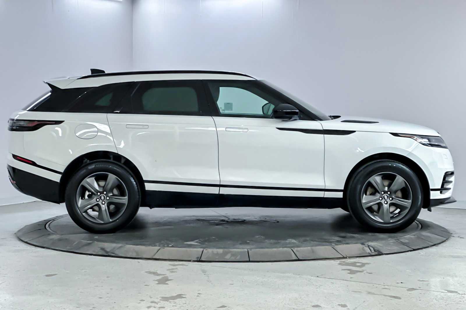 Thumbnail: 2025 Land Rover Range Rover Velar - 8