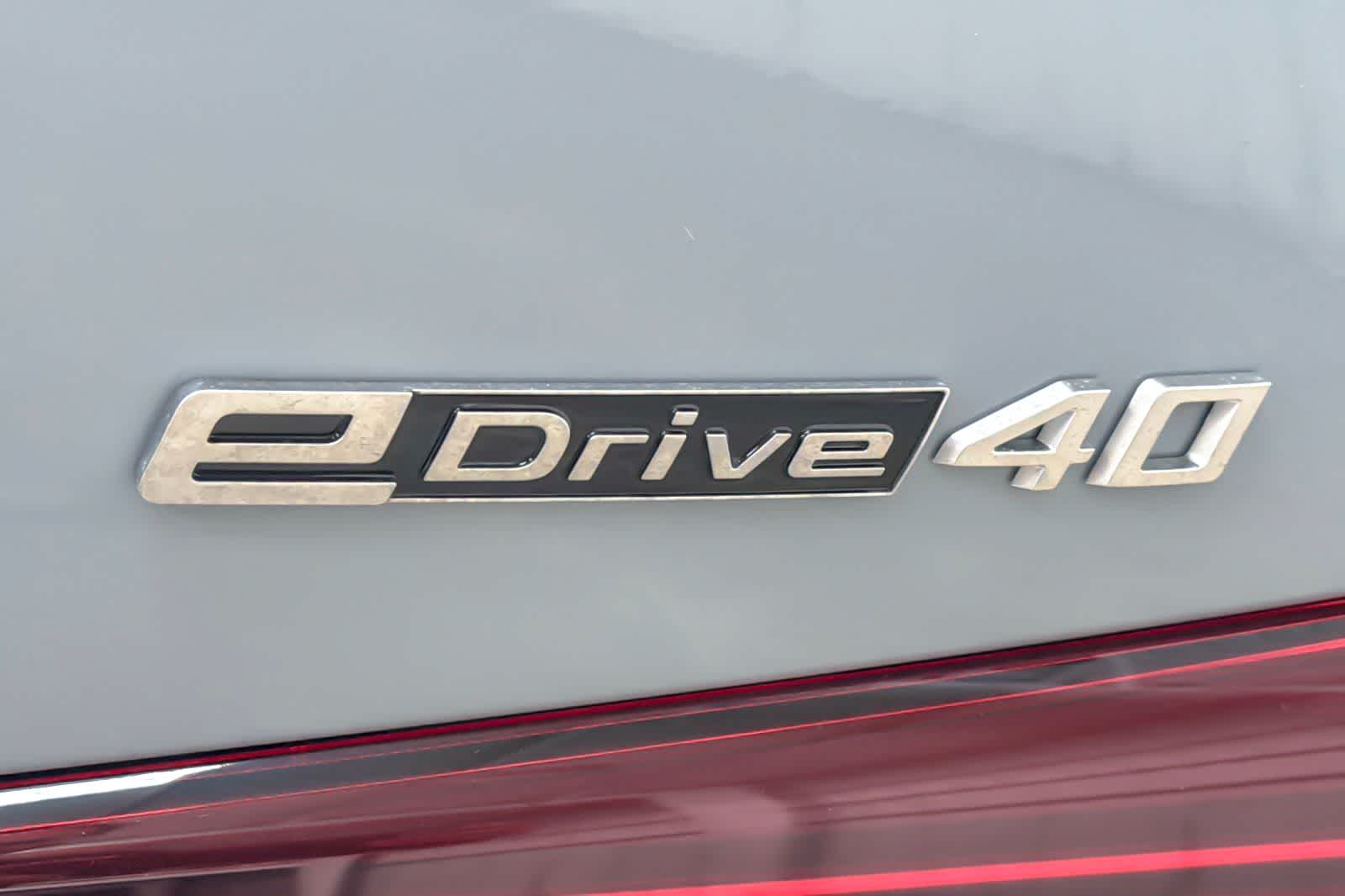 Thumbnail: 2026 BMW i4 - 25