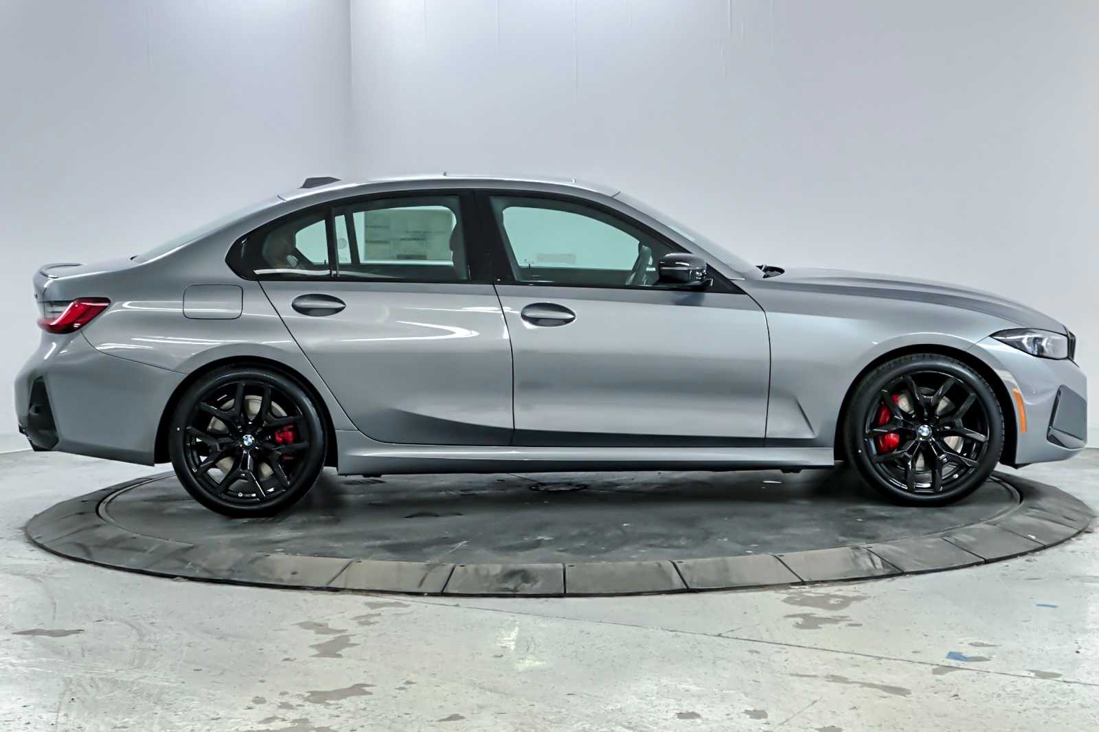 Thumbnail: 2026 BMW 3 Series - 8