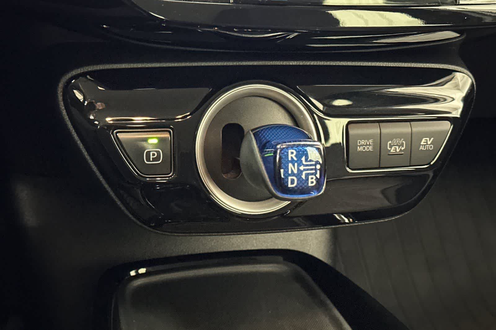 Thumbnail: 2020 Toyota Prius Prime - 21