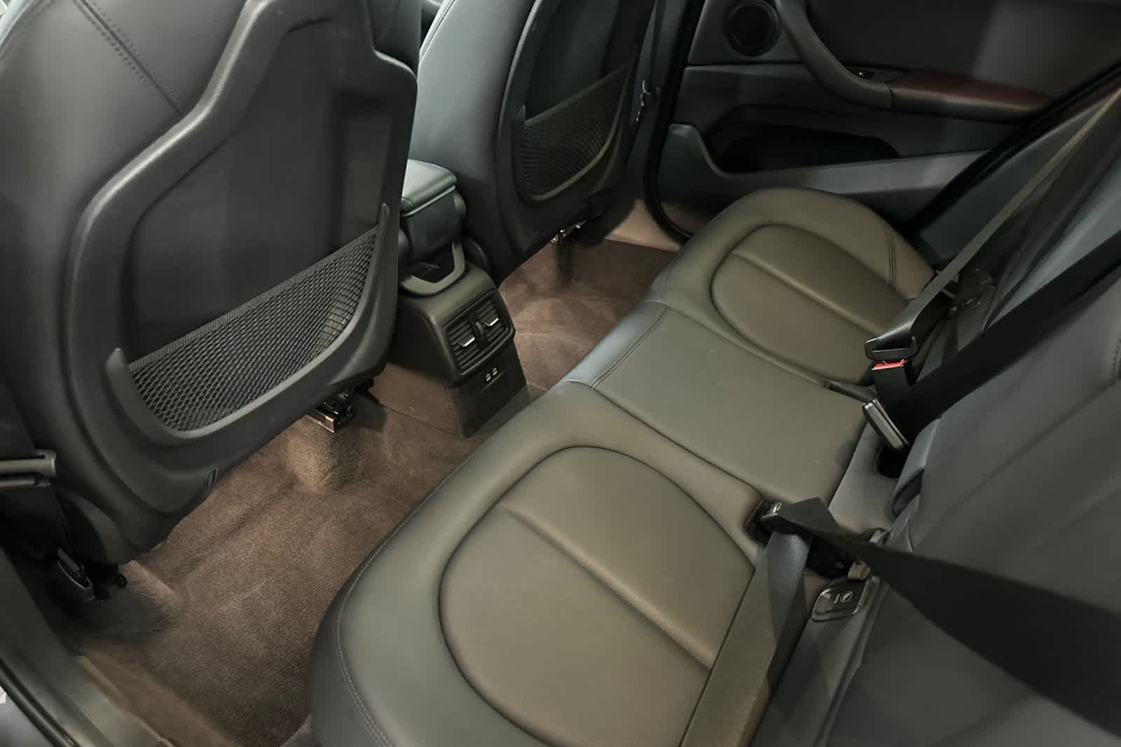2022 BMW X1 xDrive28i 4