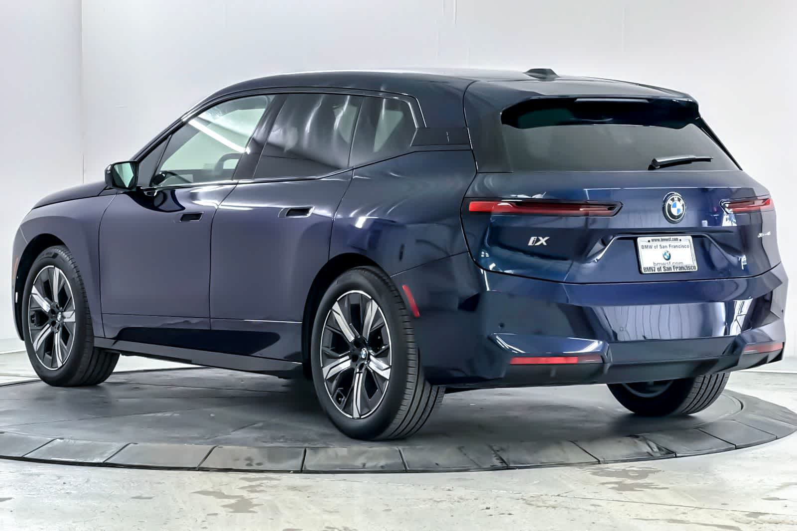 Thumbnail: 2026 BMW iX - 6