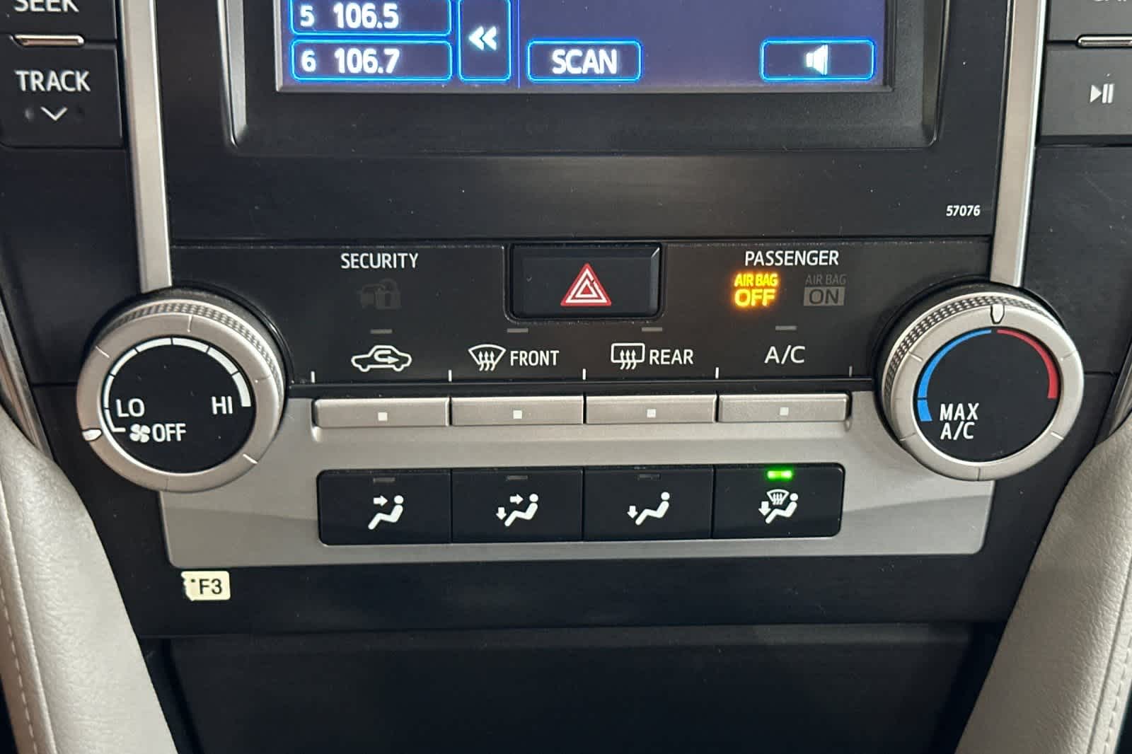 Thumbnail: 2013 Toyota Camry - 18