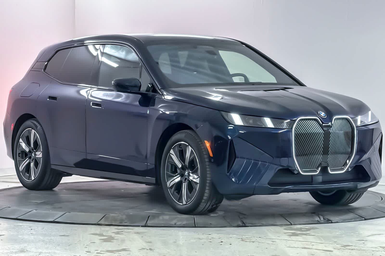 Thumbnail: 2026 BMW iX - 9