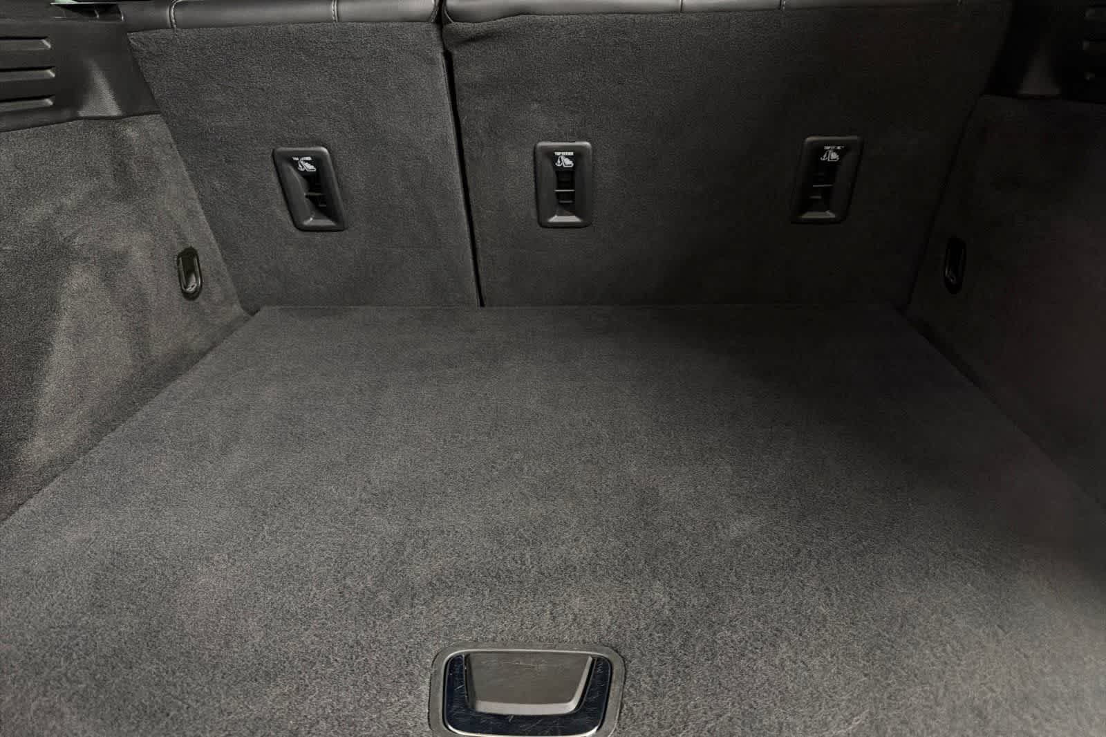 Thumbnail: 2023 Cadillac XT4 - 15