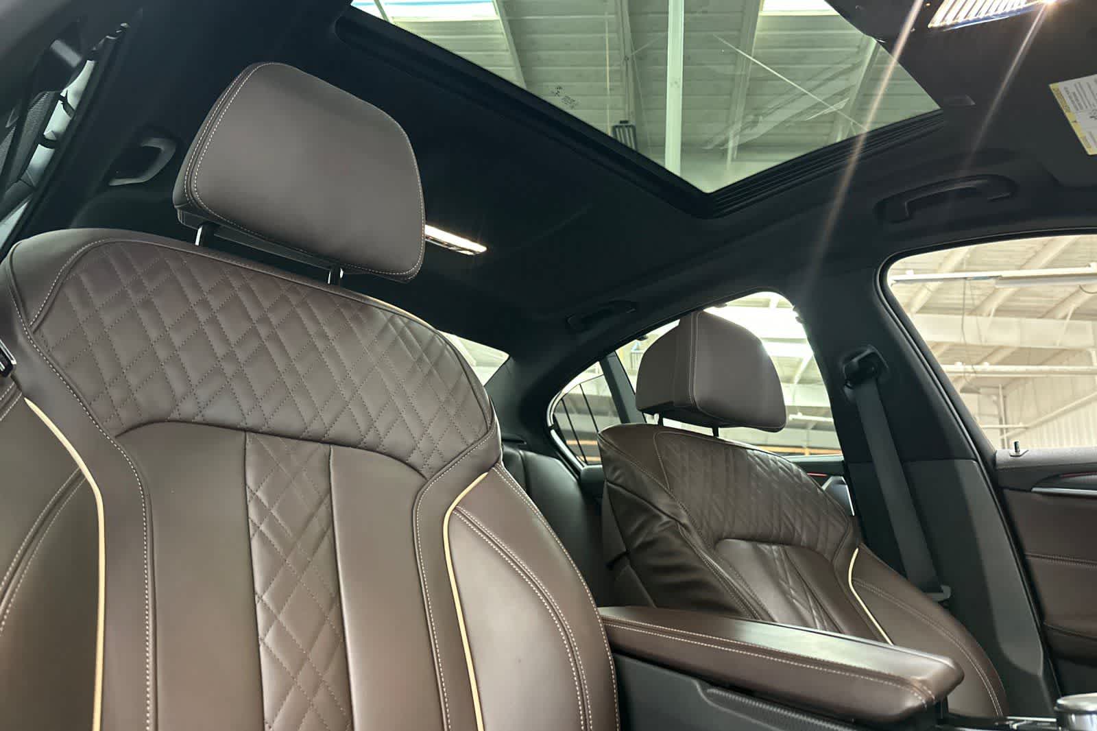 Thumbnail: 2023 BMW 5 Series - 16