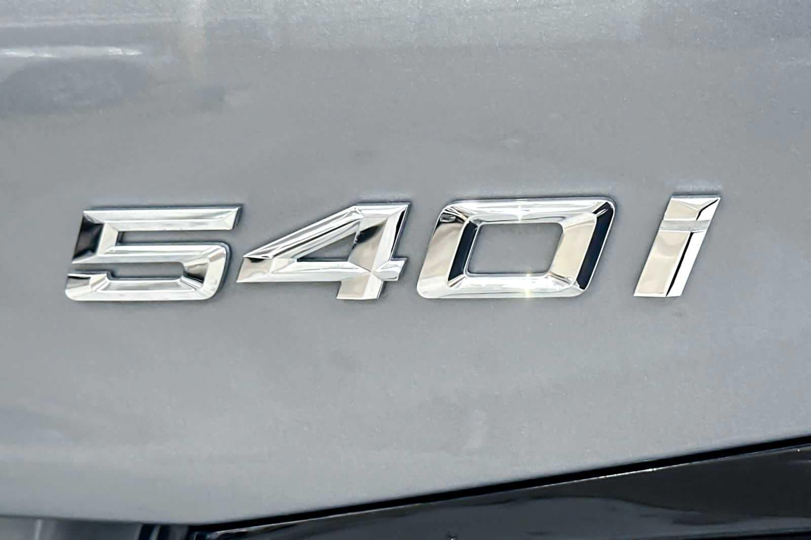 Thumbnail: 2023 BMW 5 Series - 27