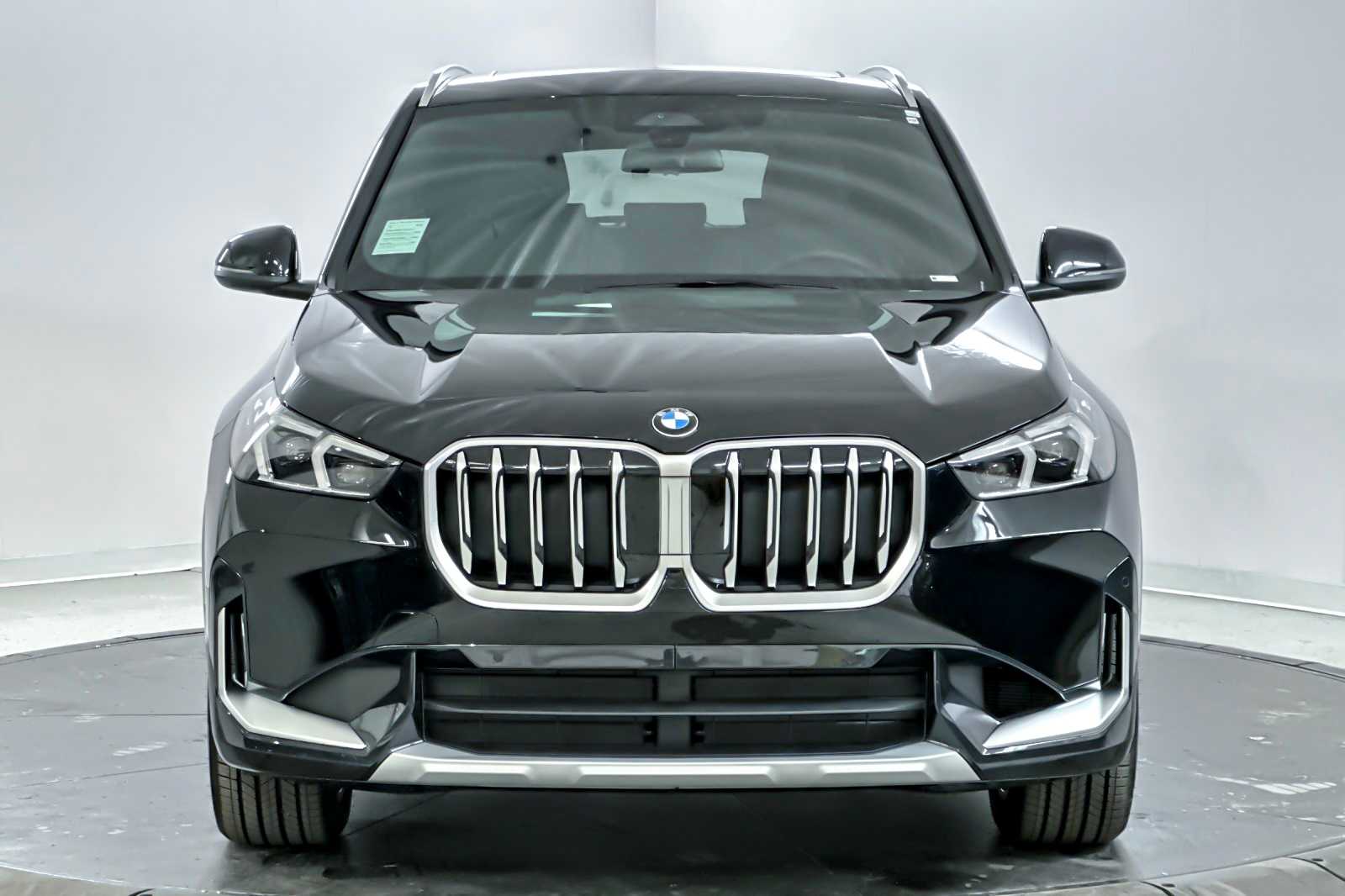 Thumbnail: 2025 BMW X1 - 10