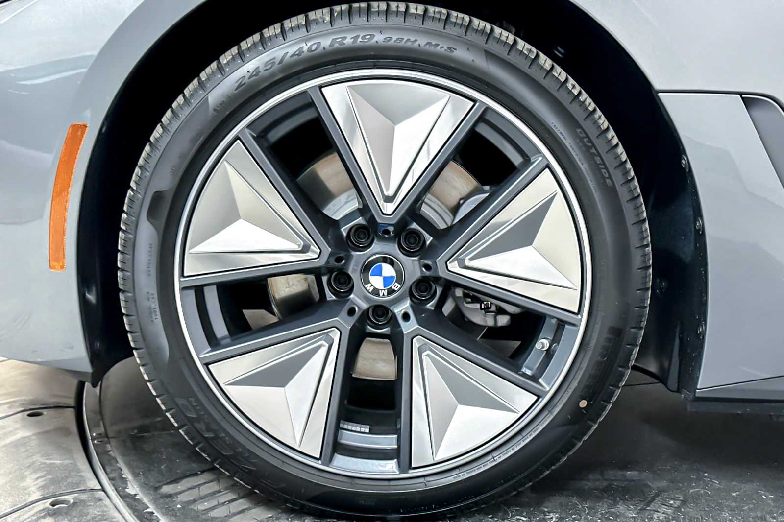 Thumbnail: 2025 BMW i4 - 24