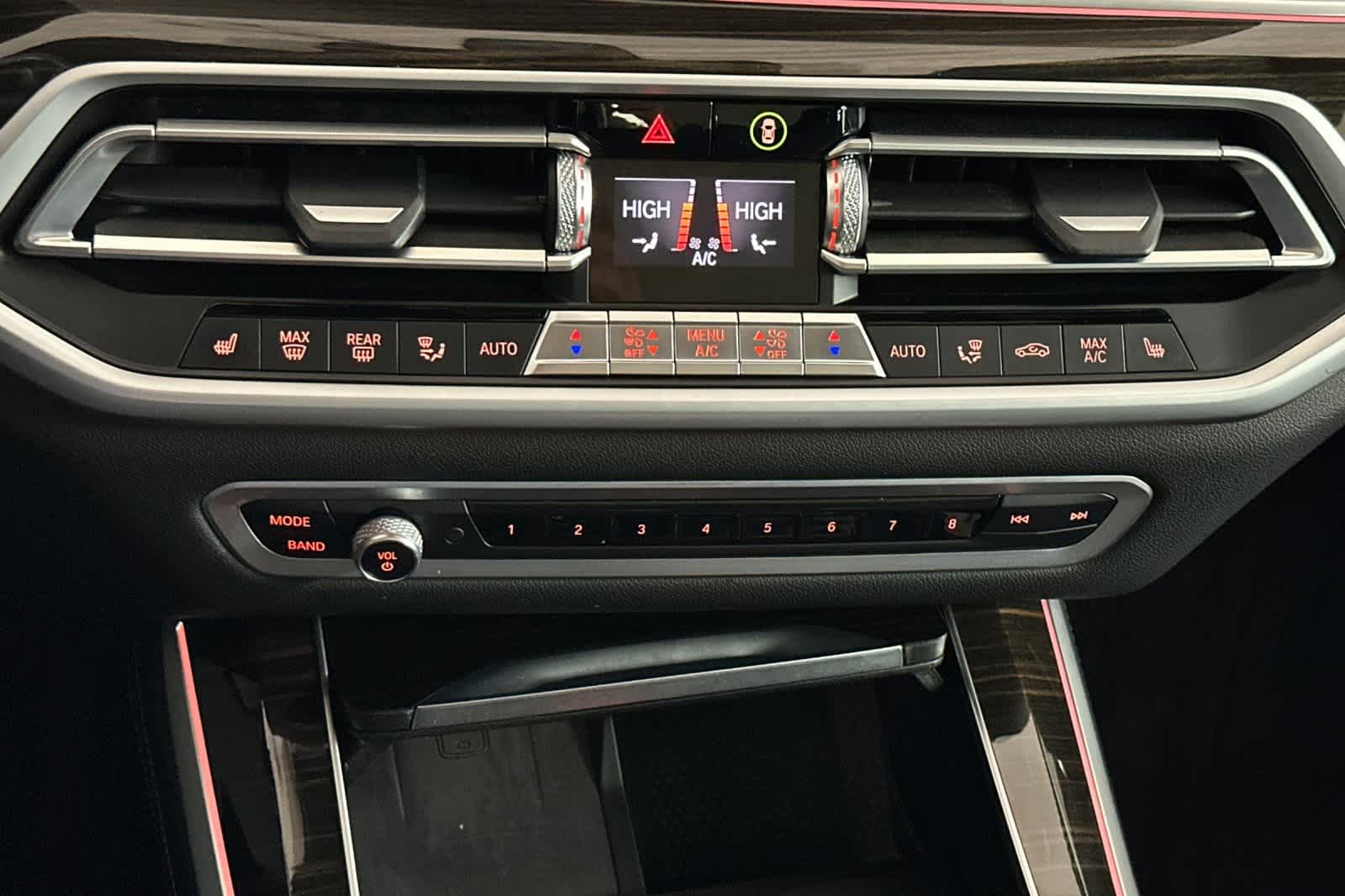 Thumbnail: 2021 BMW X5 - 21