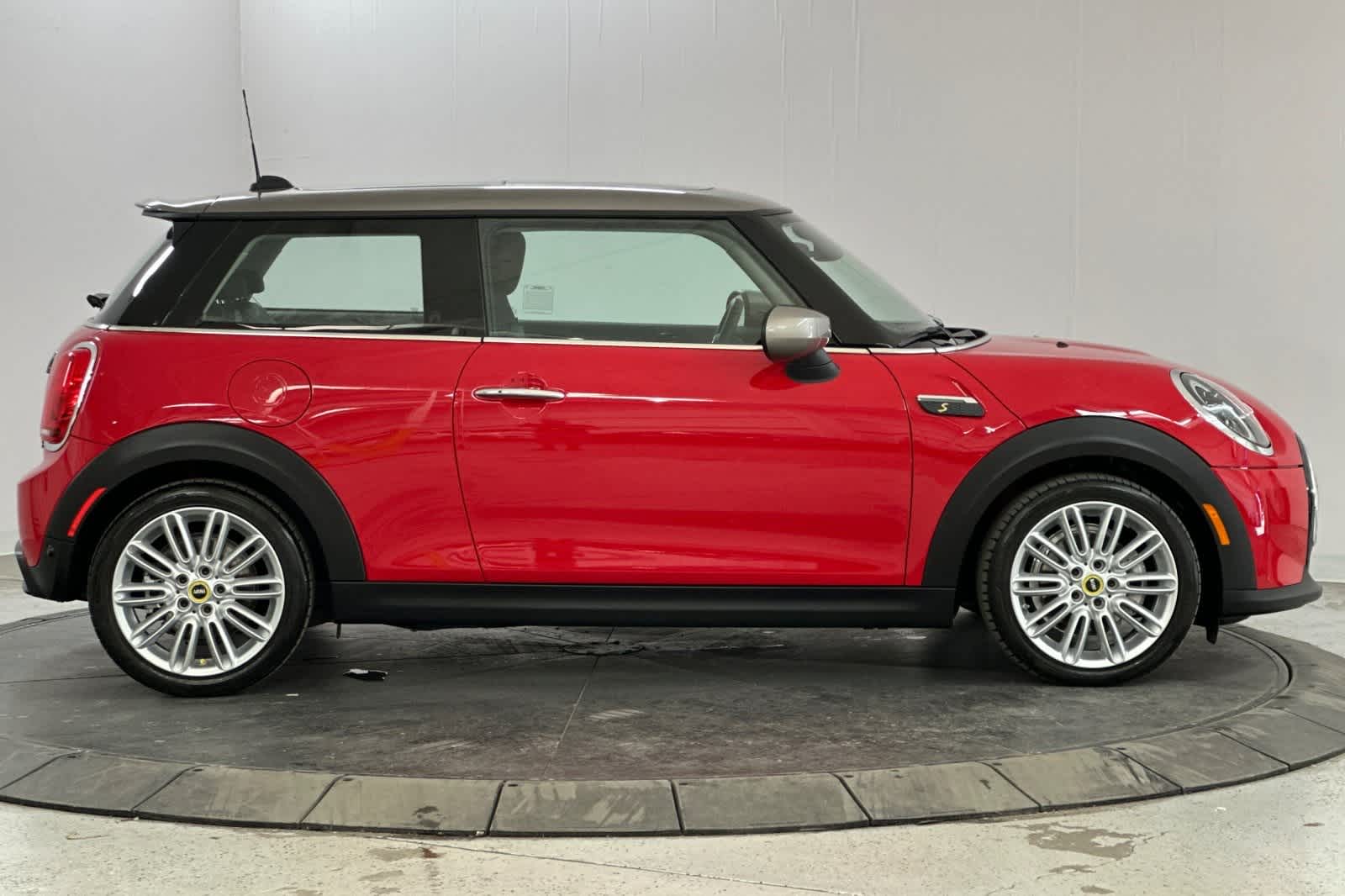 Thumbnail: 2024 MINI Cooper Hardtop - 8