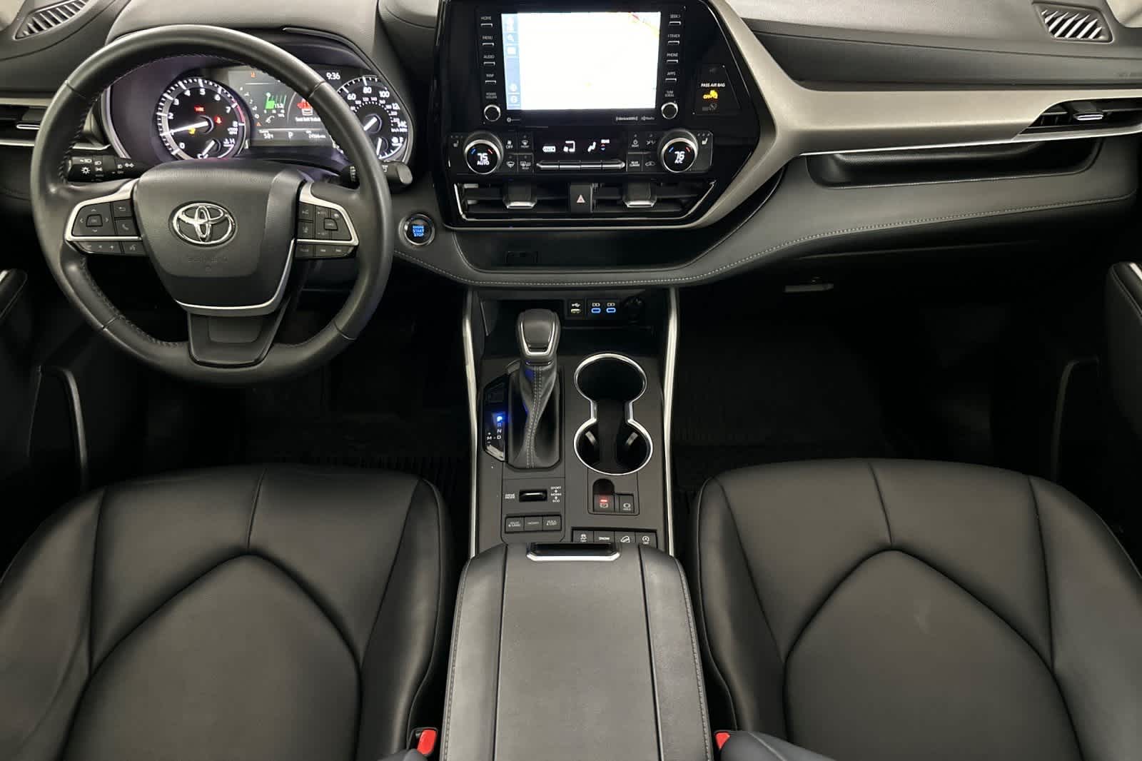 Thumbnail: 2022 Toyota Highlander - 3