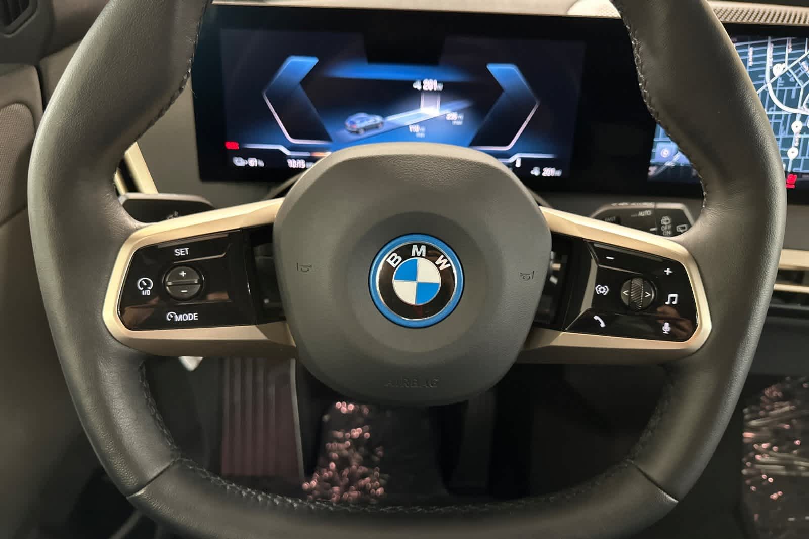 Thumbnail: 2023 BMW iX - 24