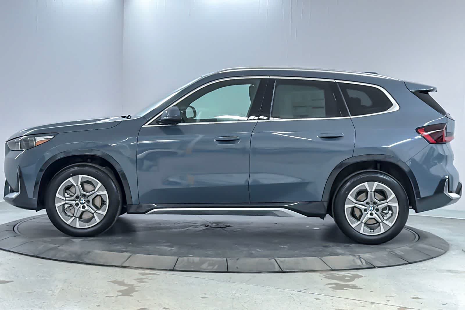 Thumbnail: 2026 BMW X1 - 5