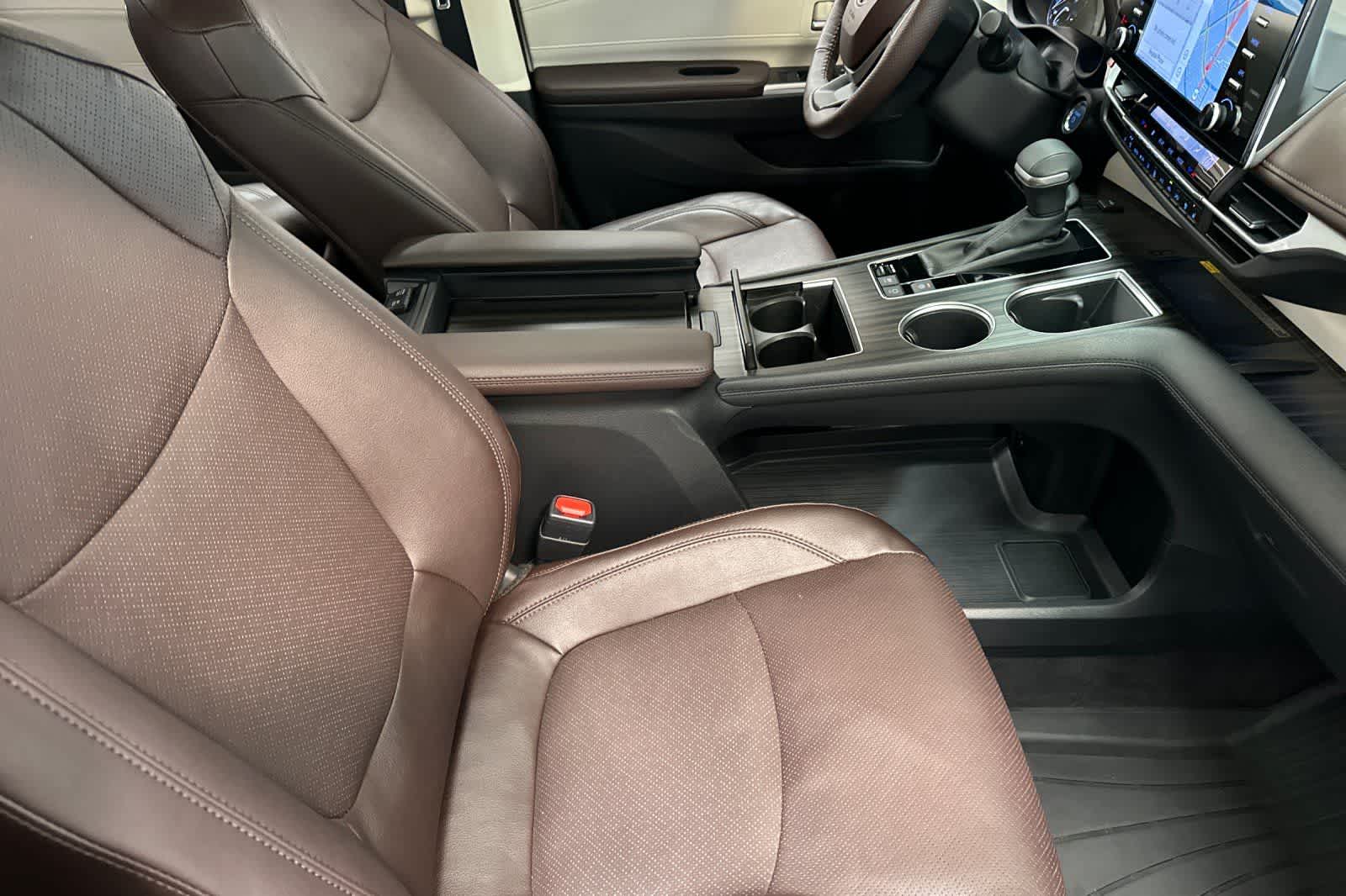 Thumbnail: 2024 Toyota Sienna - 16