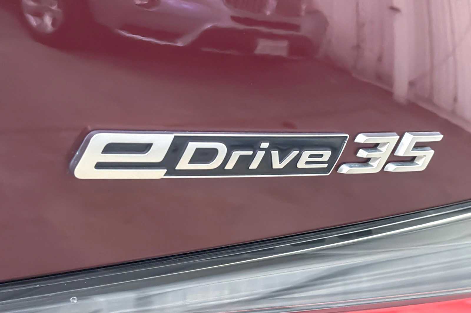 Thumbnail: 2023 BMW i4 - 27