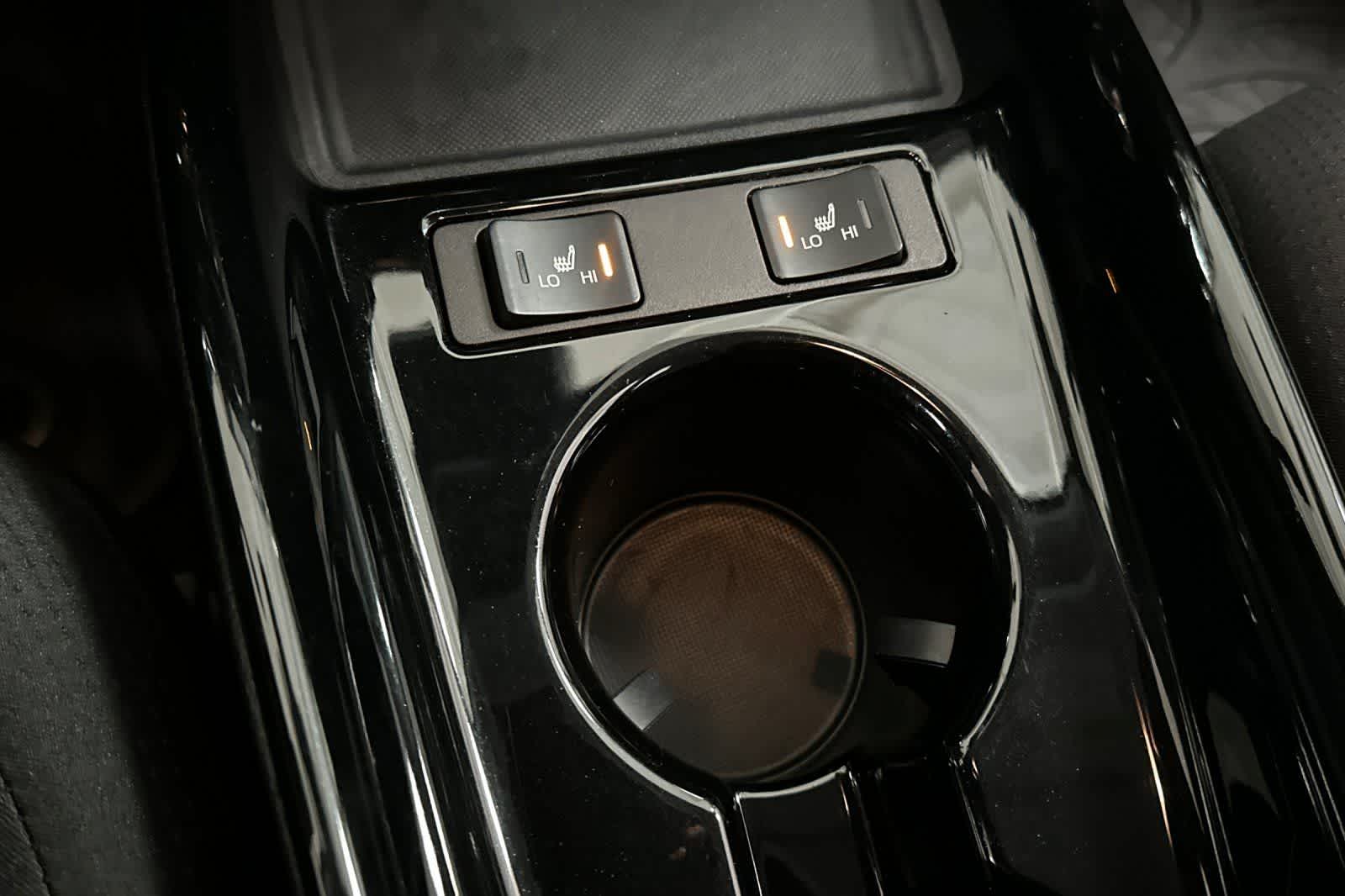 Thumbnail: 2020 Toyota Prius Prime - 28