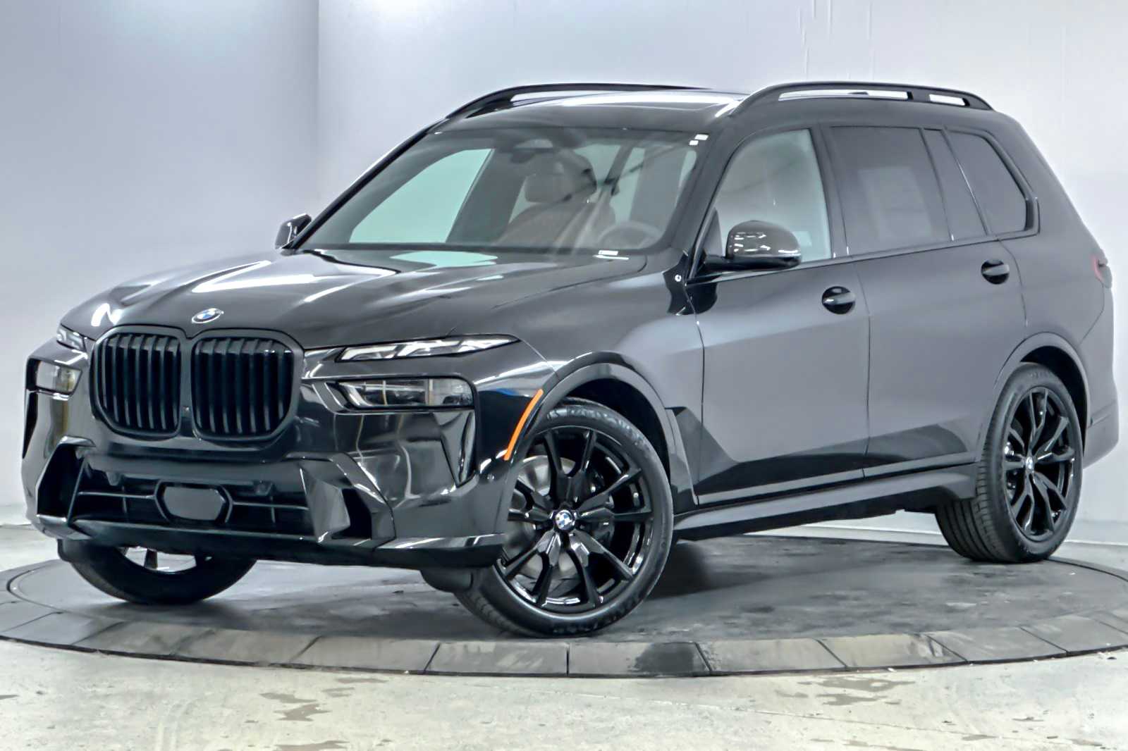 Thumbnail: 2026 BMW X7 - 1