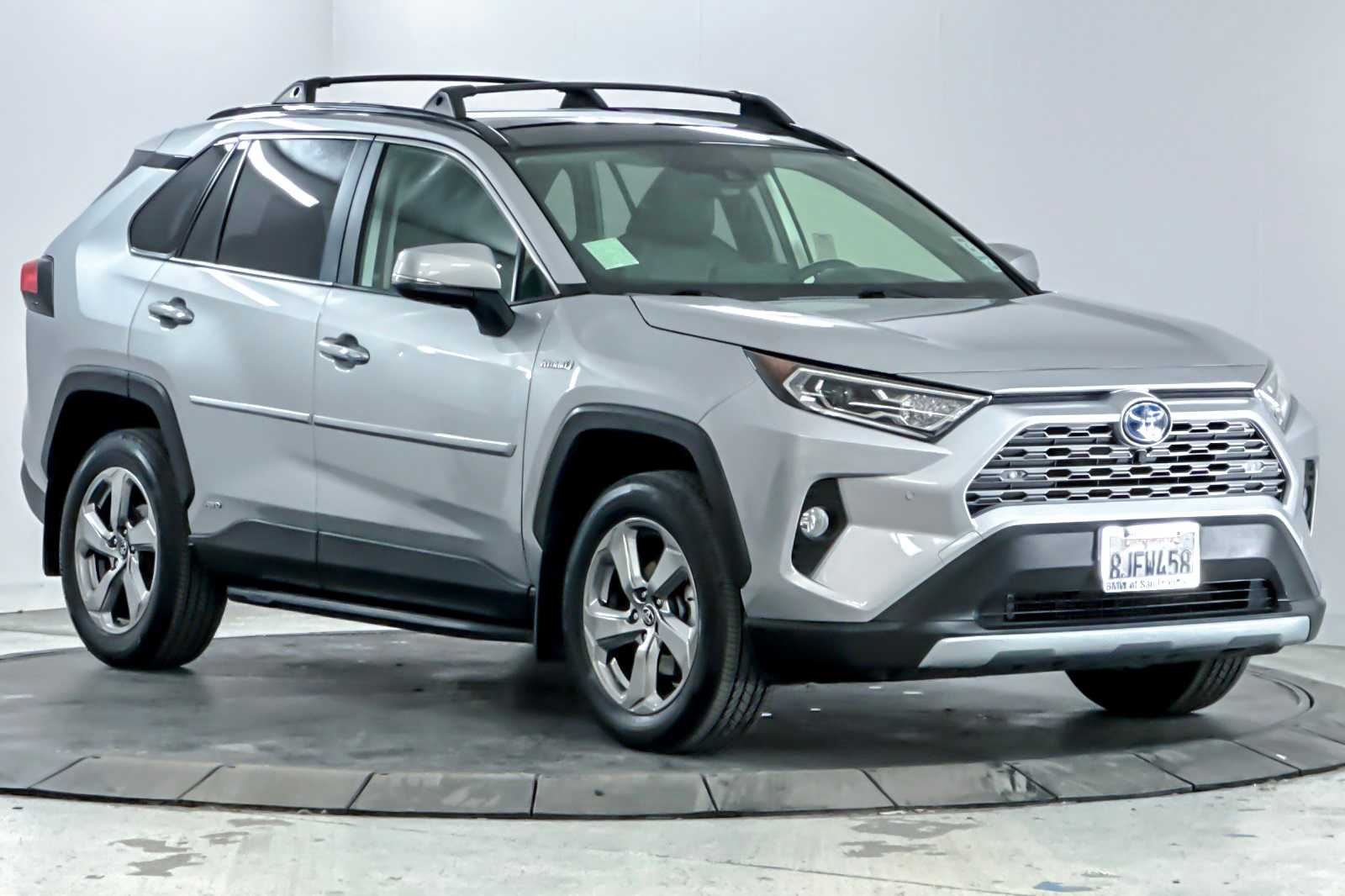 Thumbnail: 2019 Toyota RAV4 - 9