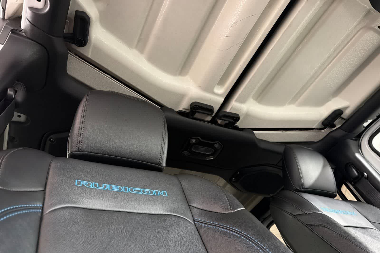 Thumbnail: 2022 Jeep Wrangler - 17