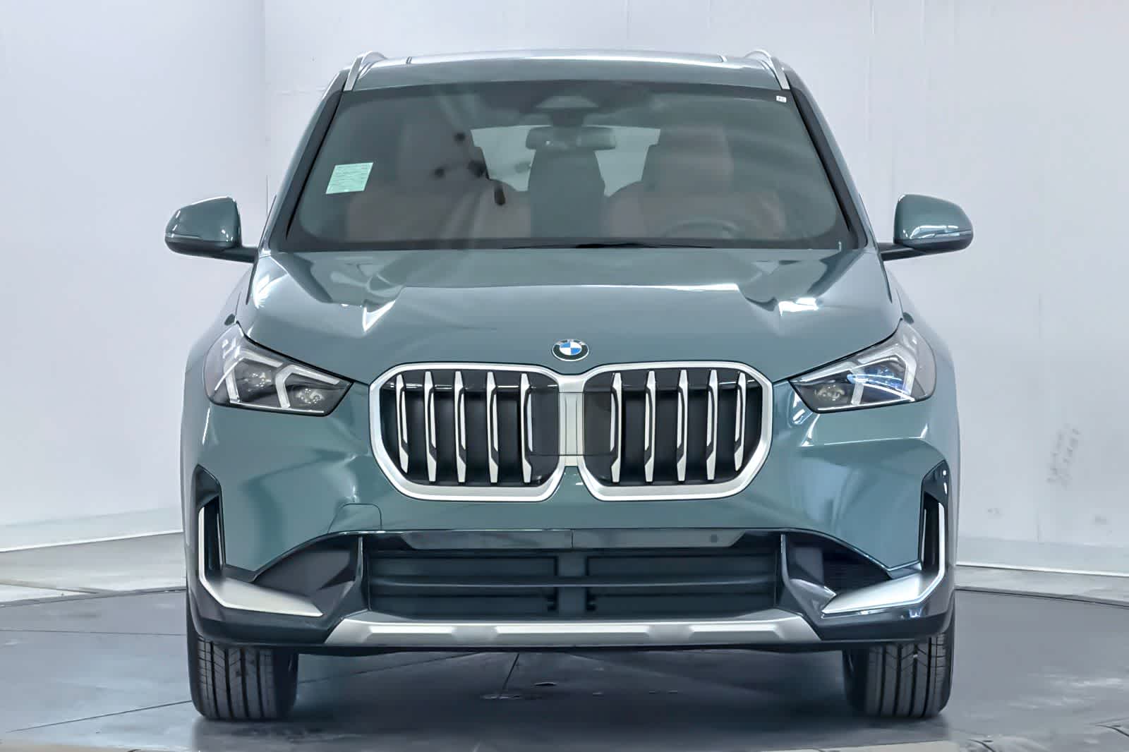 Thumbnail: 2026 BMW X1 - 10